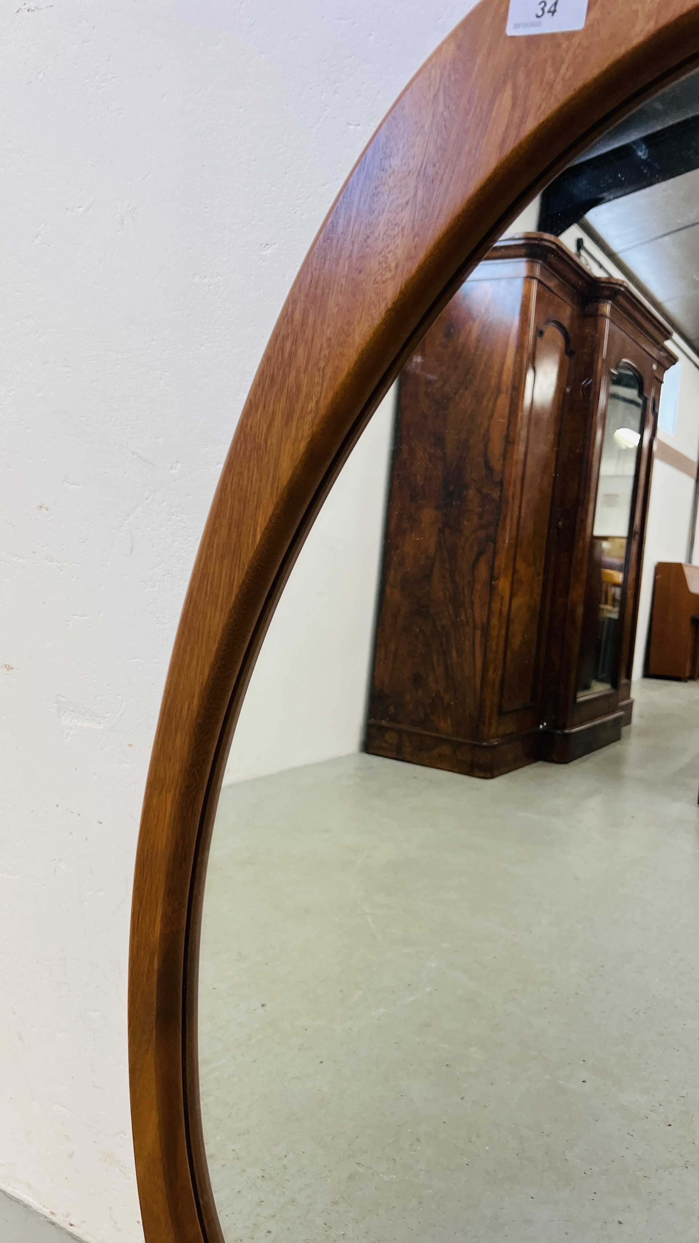 RETRO STYLE TEAK FRAMED MIRROR. - Image 4 of 5