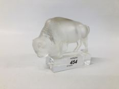 A LALIQUE GLASS BISON BEARING SIGNATURE