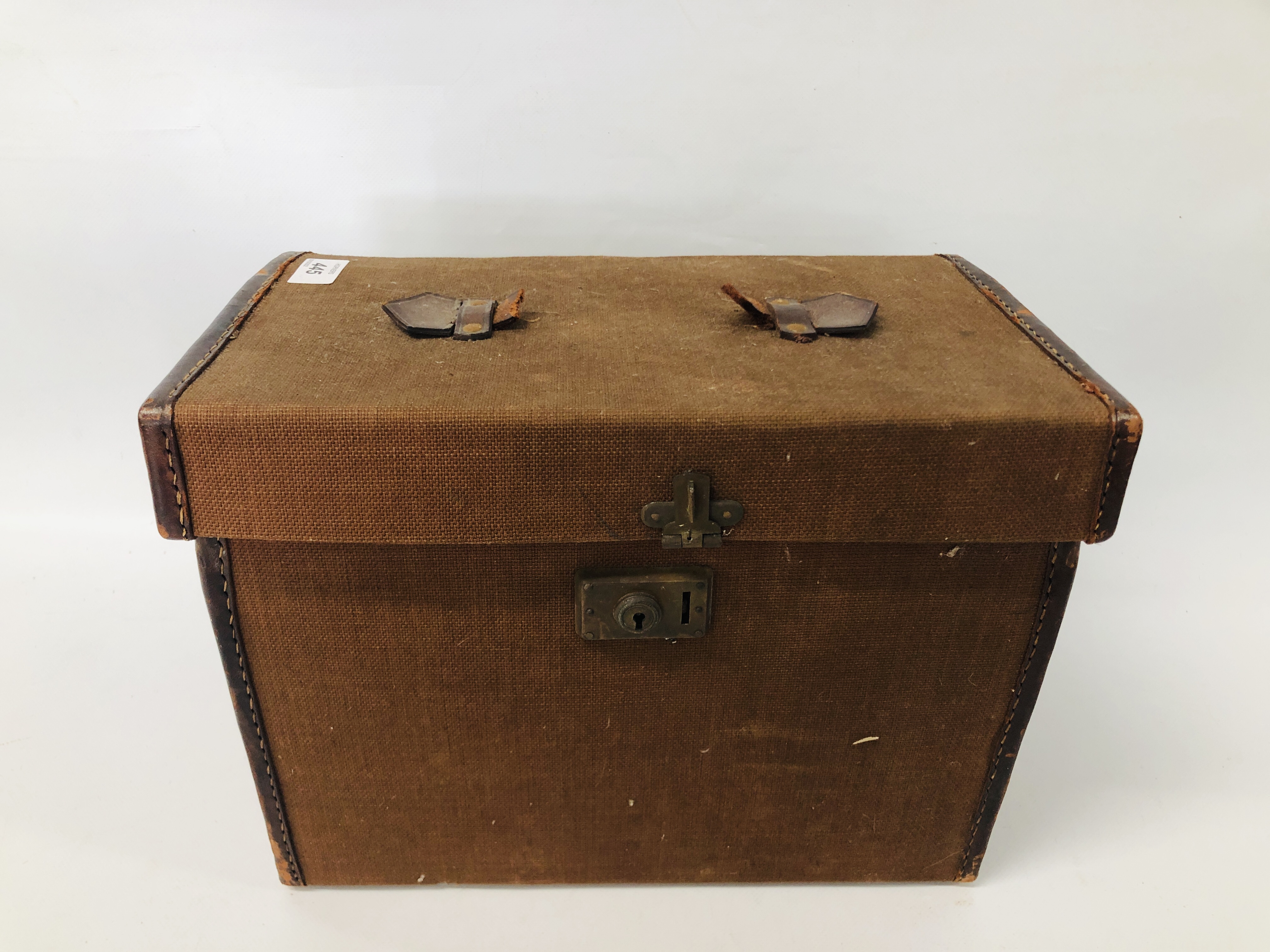 TWO VINTAGE GENT'S TOP HATS TO INCLUDE A SILK "HENRY HEATH" EXAMPLE ALONG WITH A FOLDABLE "AUSTIN - Image 11 of 11