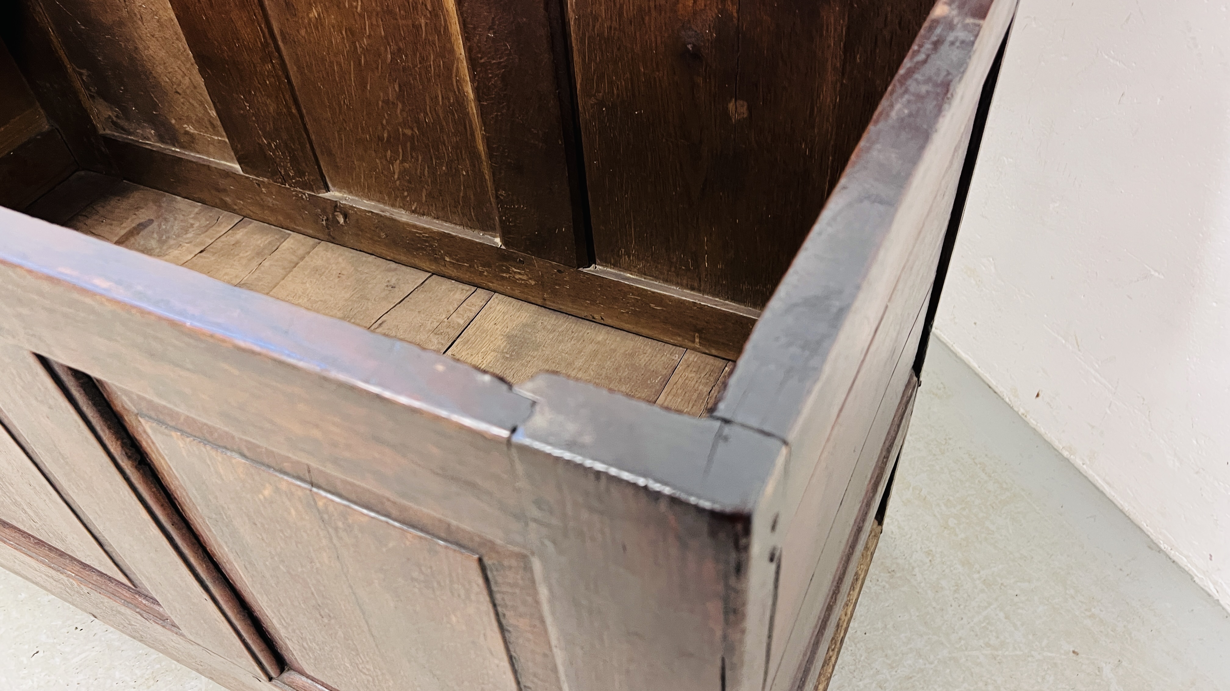 AN EARLY OAK COFFER, THE INTERIOR WITH CANDLE BOX AND TWO SMALL DRAWERS - W 127CM. D 54CM. H 75CM. - Image 18 of 25