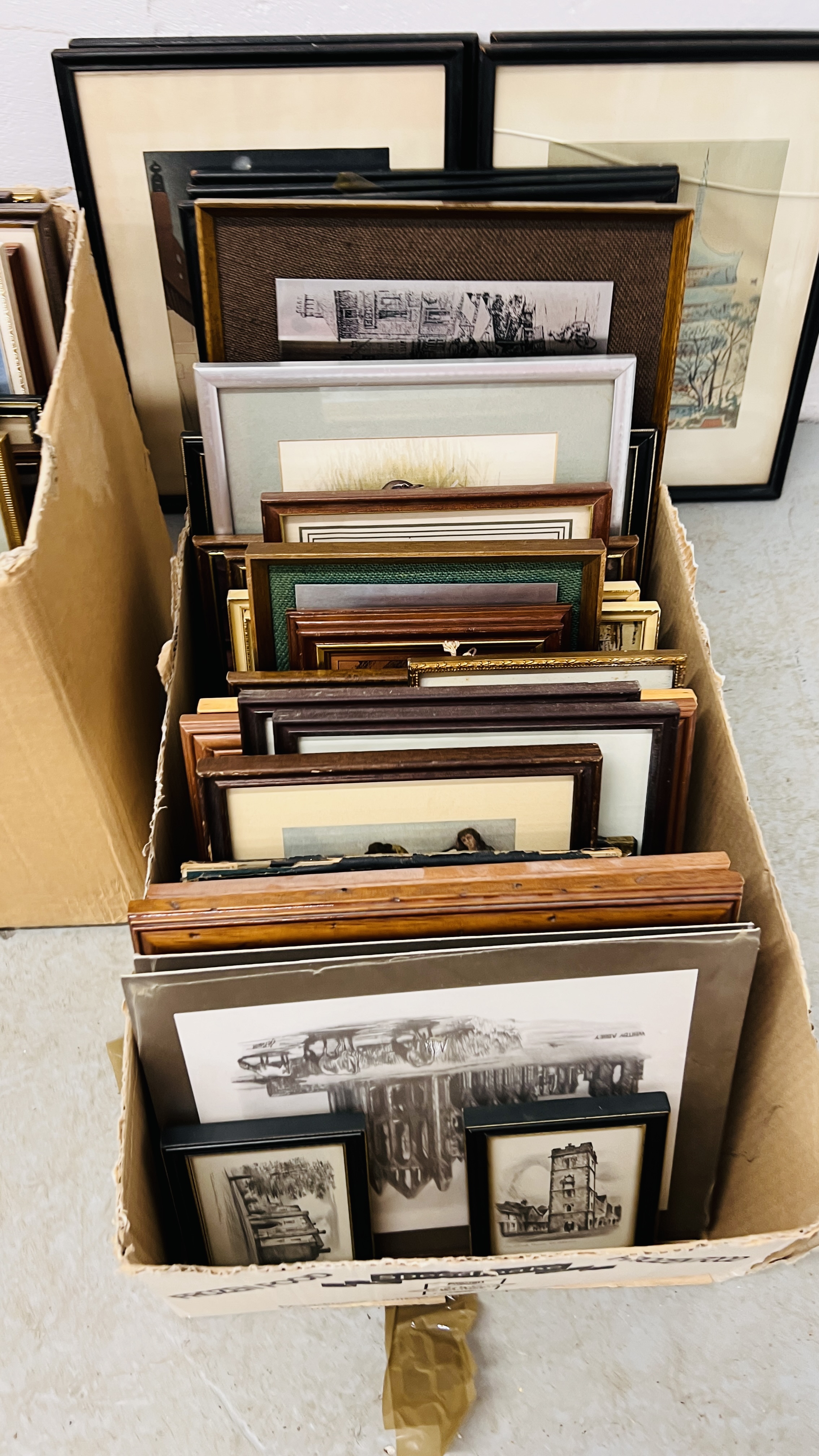 EXTENSIVE COLLECTION IN FIVE BOXES OF ASSORTED FRAMED PRINTS, - Image 17 of 21