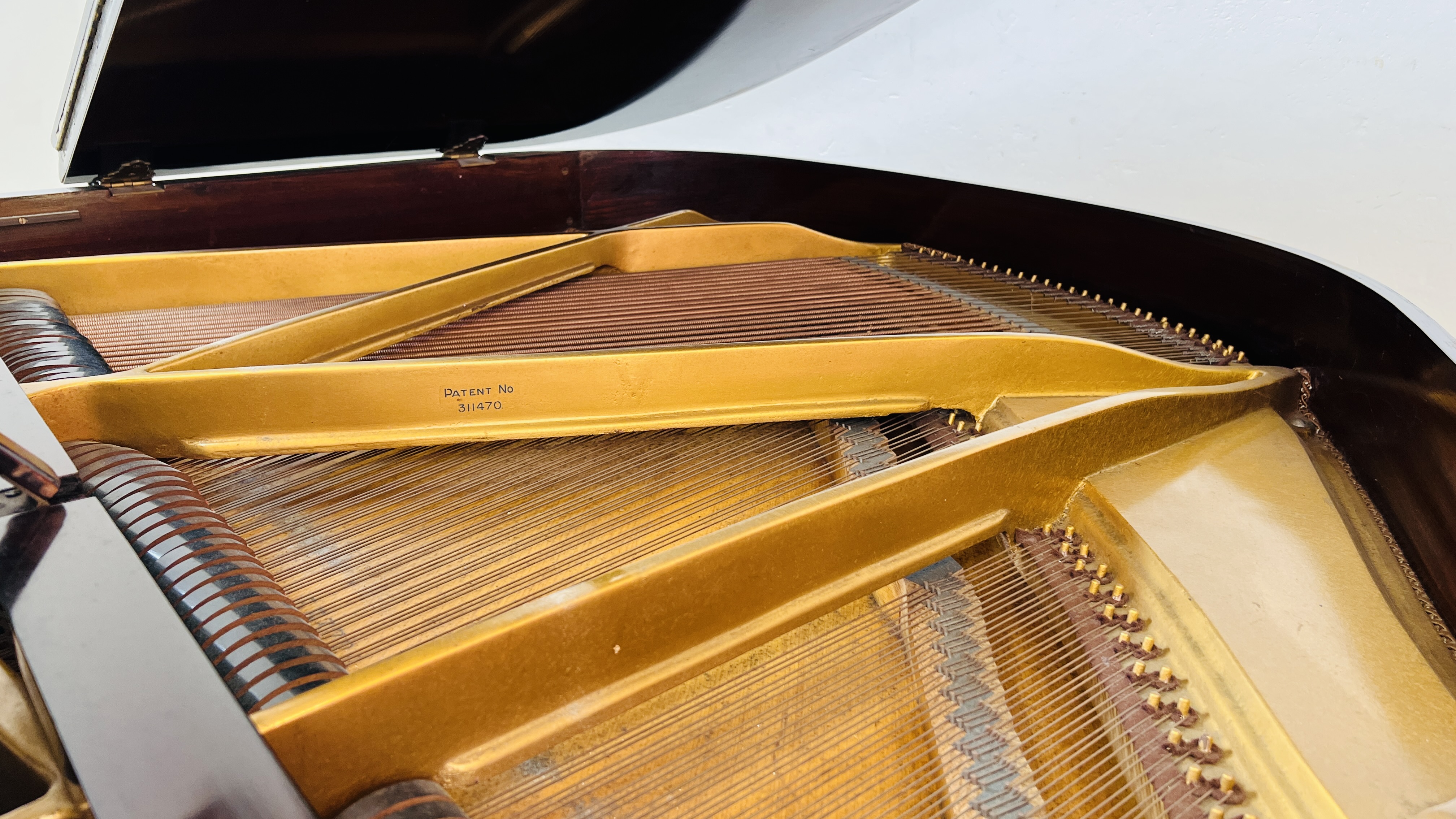 A REVAL BABY GRAND PIANO. - Image 6 of 20