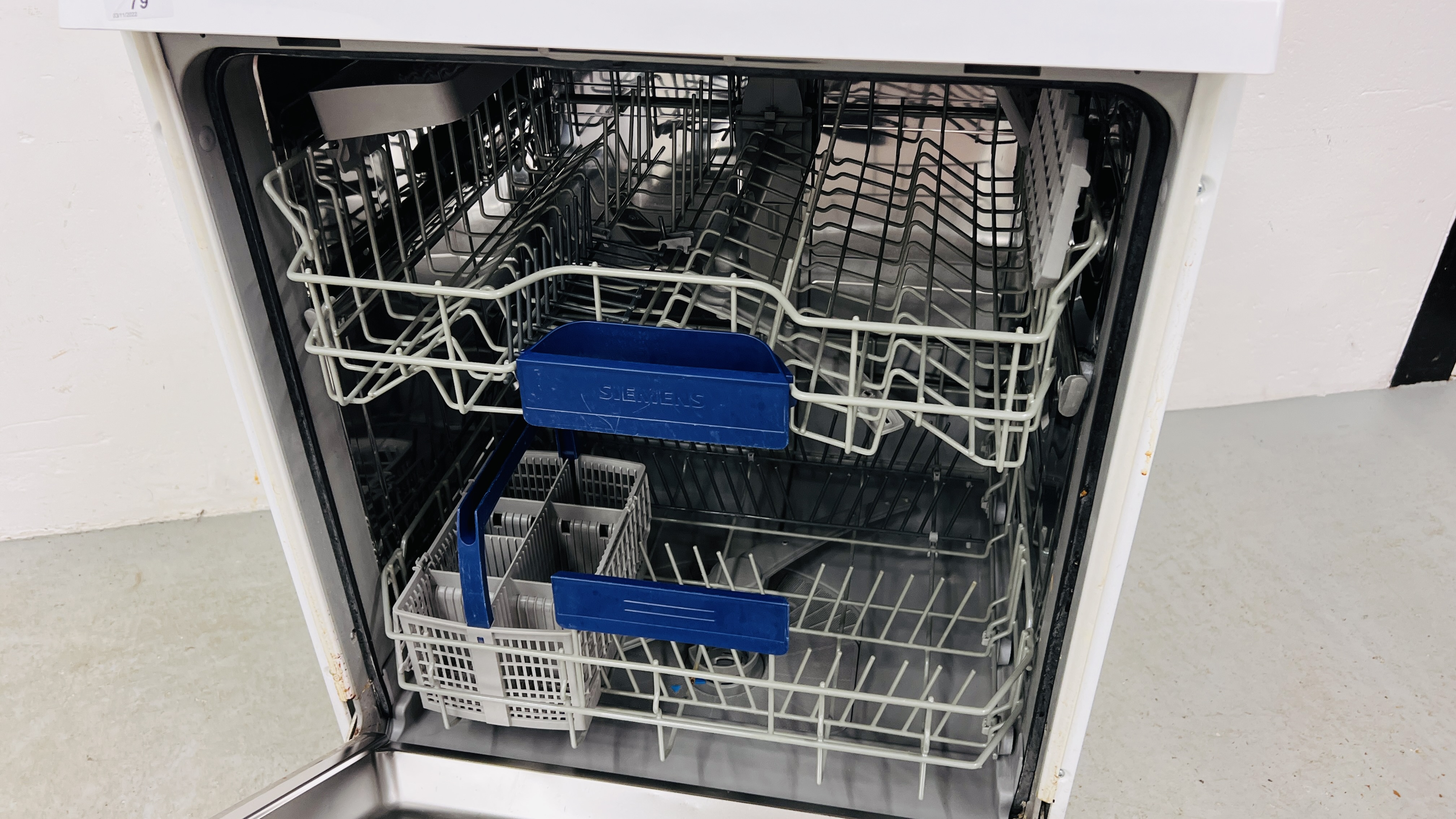 SIEMENS iQ100 DISHWASHER - SOLD AS SEEN - Image 7 of 8
