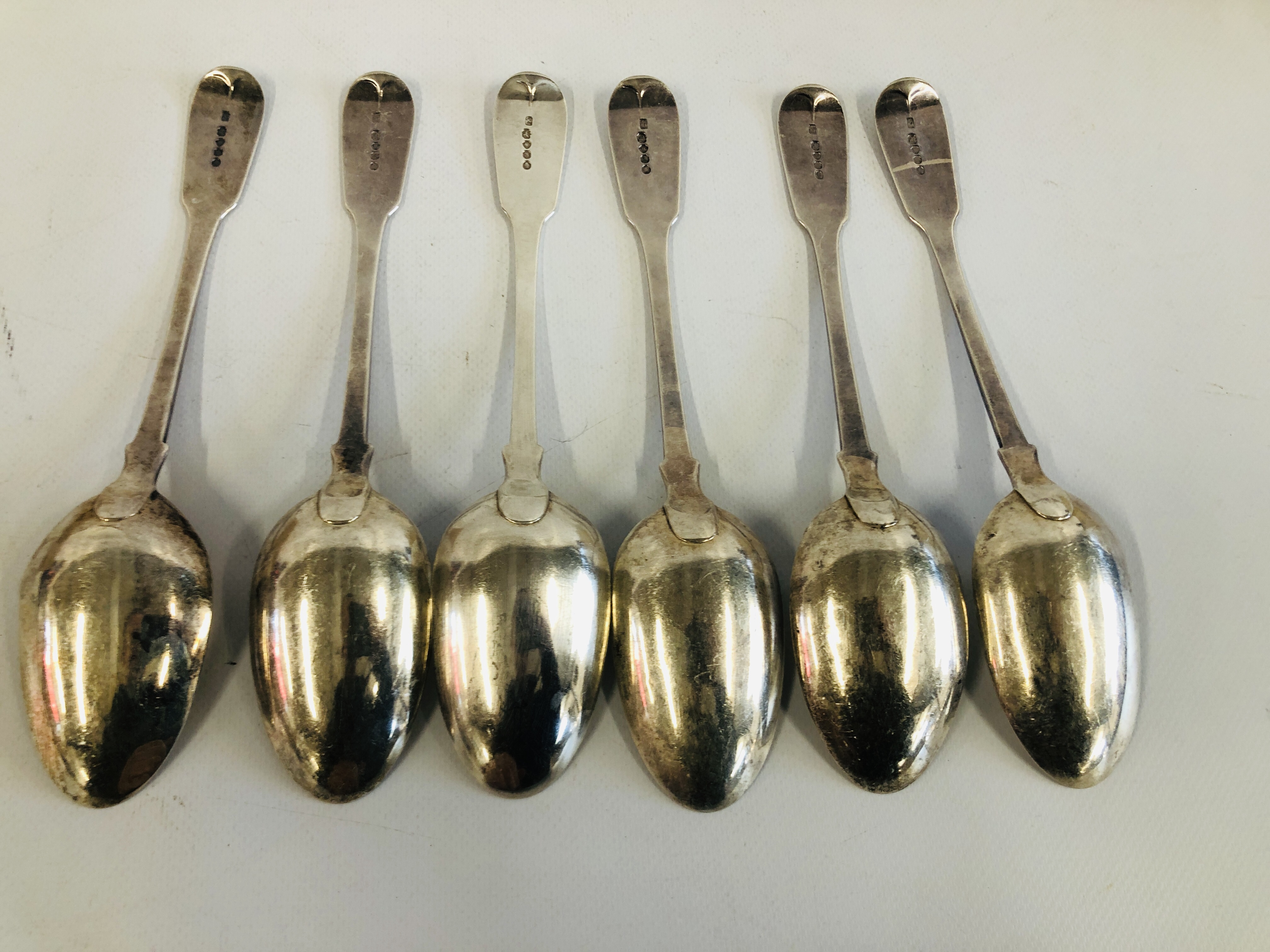 A SET OF SIX SILVER FIDDLE PATTERN SERVING SPOONS LONDON ASSAY, MAKER R.S. - Image 7 of 9