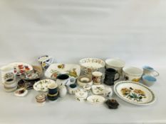 BOX OF ASSORTED CHINA TO INCLUDE POOLE AND DENBY, OLD COUNTRY ROSES TRINKET,