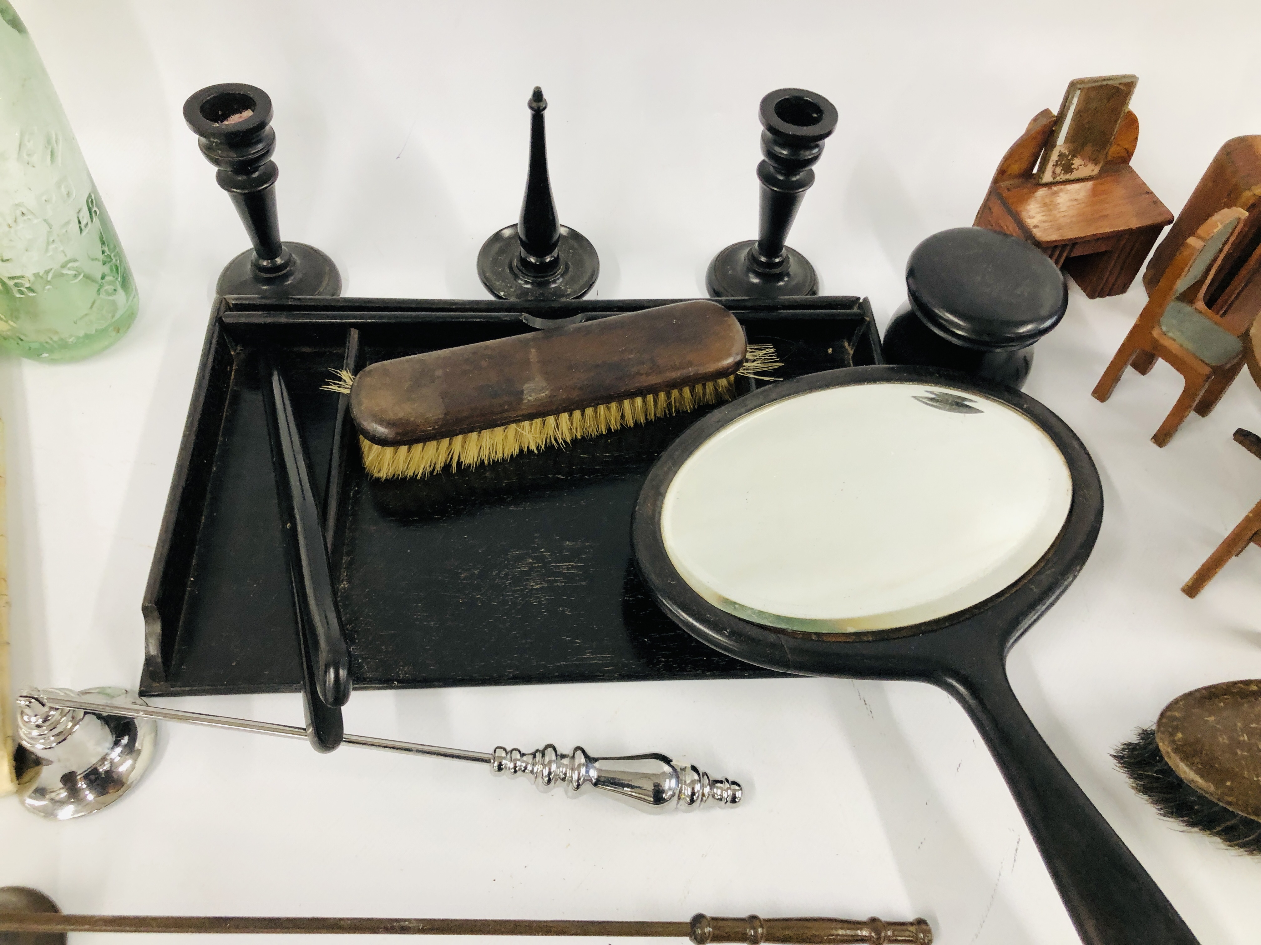 EBONY DRESSING TABLE ITEMS TO INCLUDE MIRROR, BRUSH, - Image 6 of 9