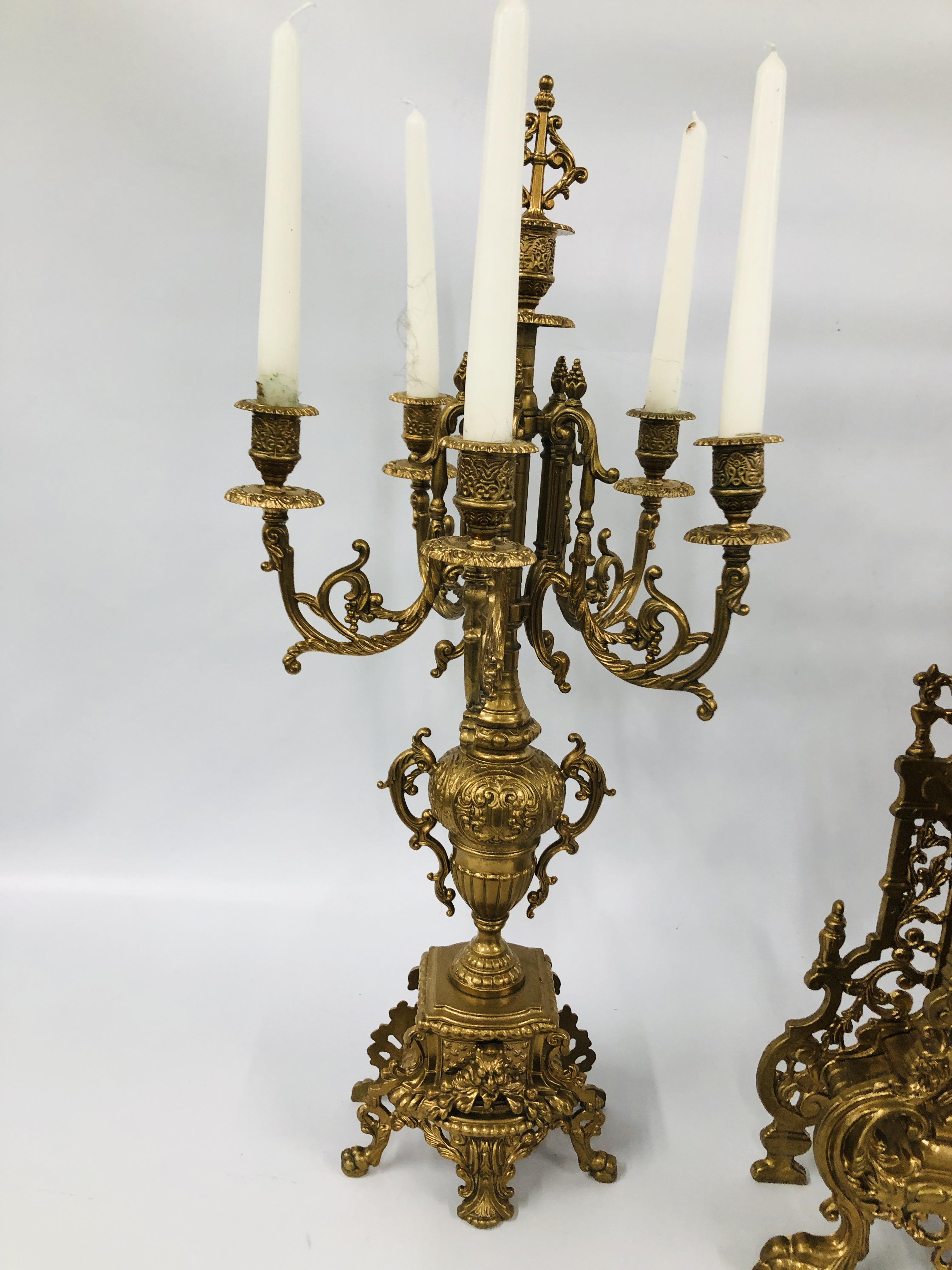 AN IMPRESSIVE CONTINENTAL ORNATE GILT METAL MANTEL TIME PIECE AND PAIR OF SIX POT CANDELABRA - Image 6 of 7