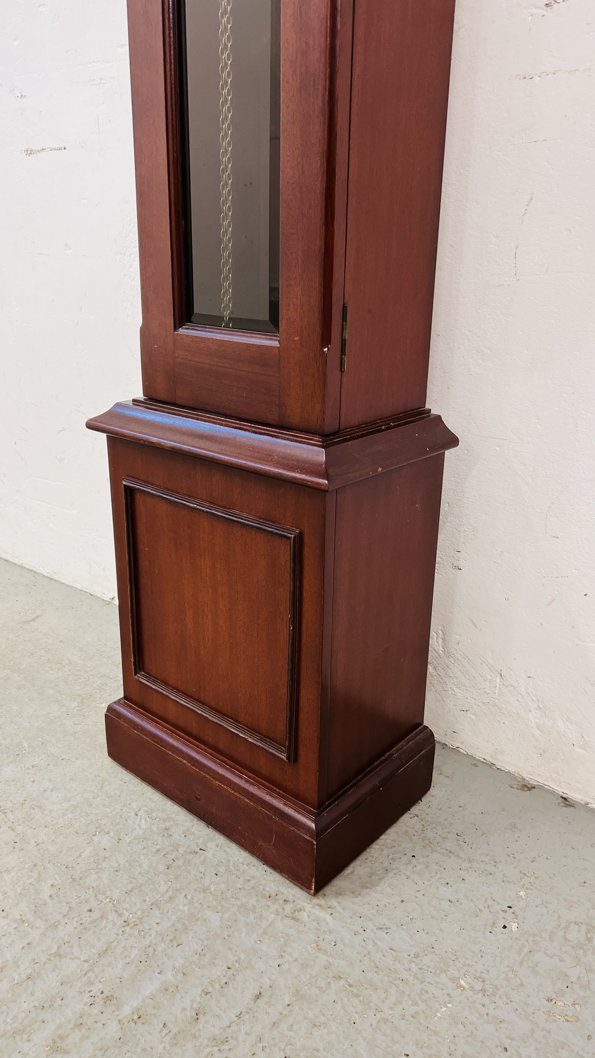 A REPRODUCTION MAHOGANY CASED GRANDMOTHER CLOCK THE DIAL MARKED TEMPESTFUGIT HEIGHT 162CM. - Image 4 of 10