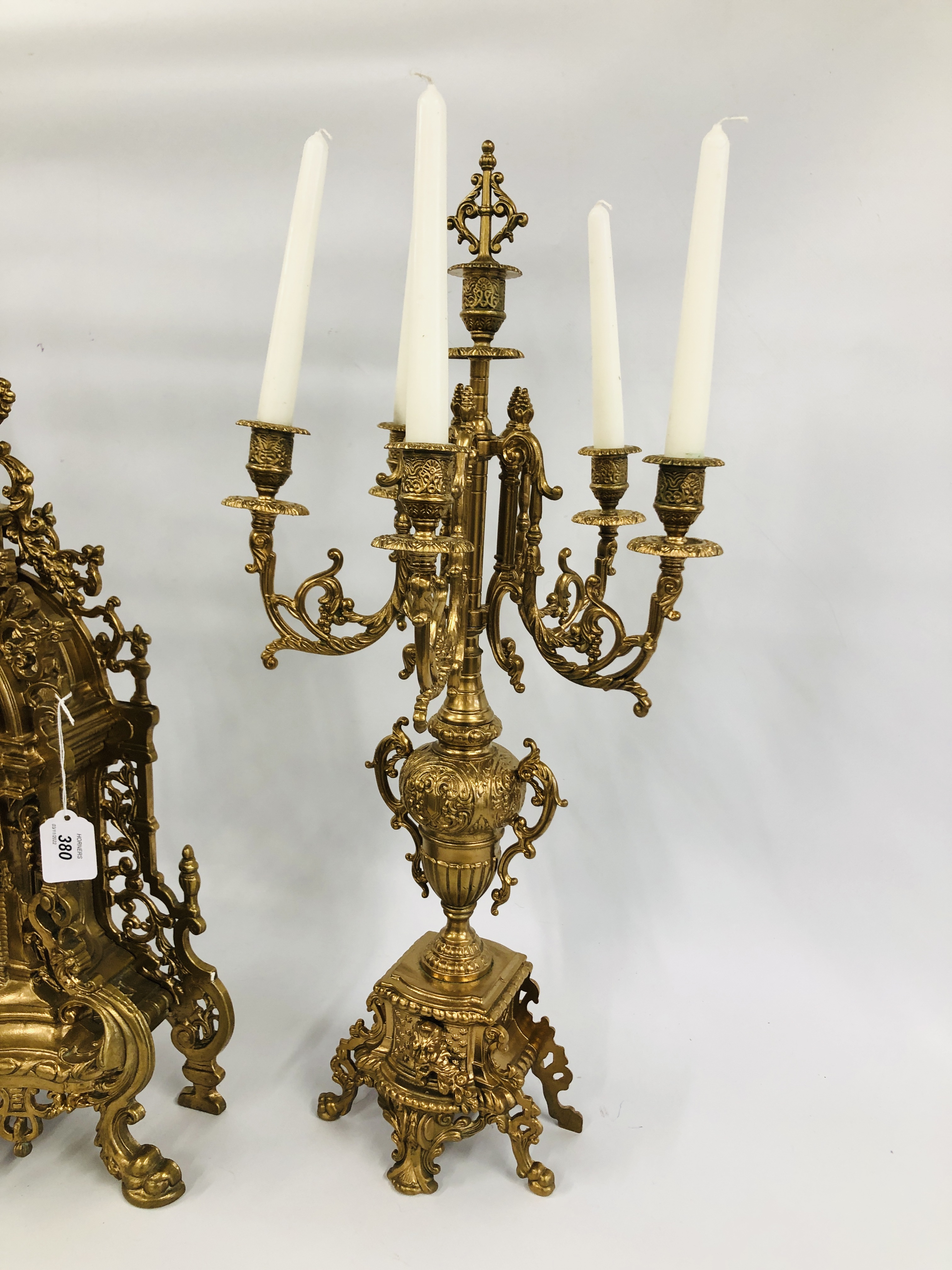 AN IMPRESSIVE CONTINENTAL ORNATE GILT METAL MANTEL TIME PIECE AND PAIR OF SIX POT CANDELABRA - Image 2 of 7