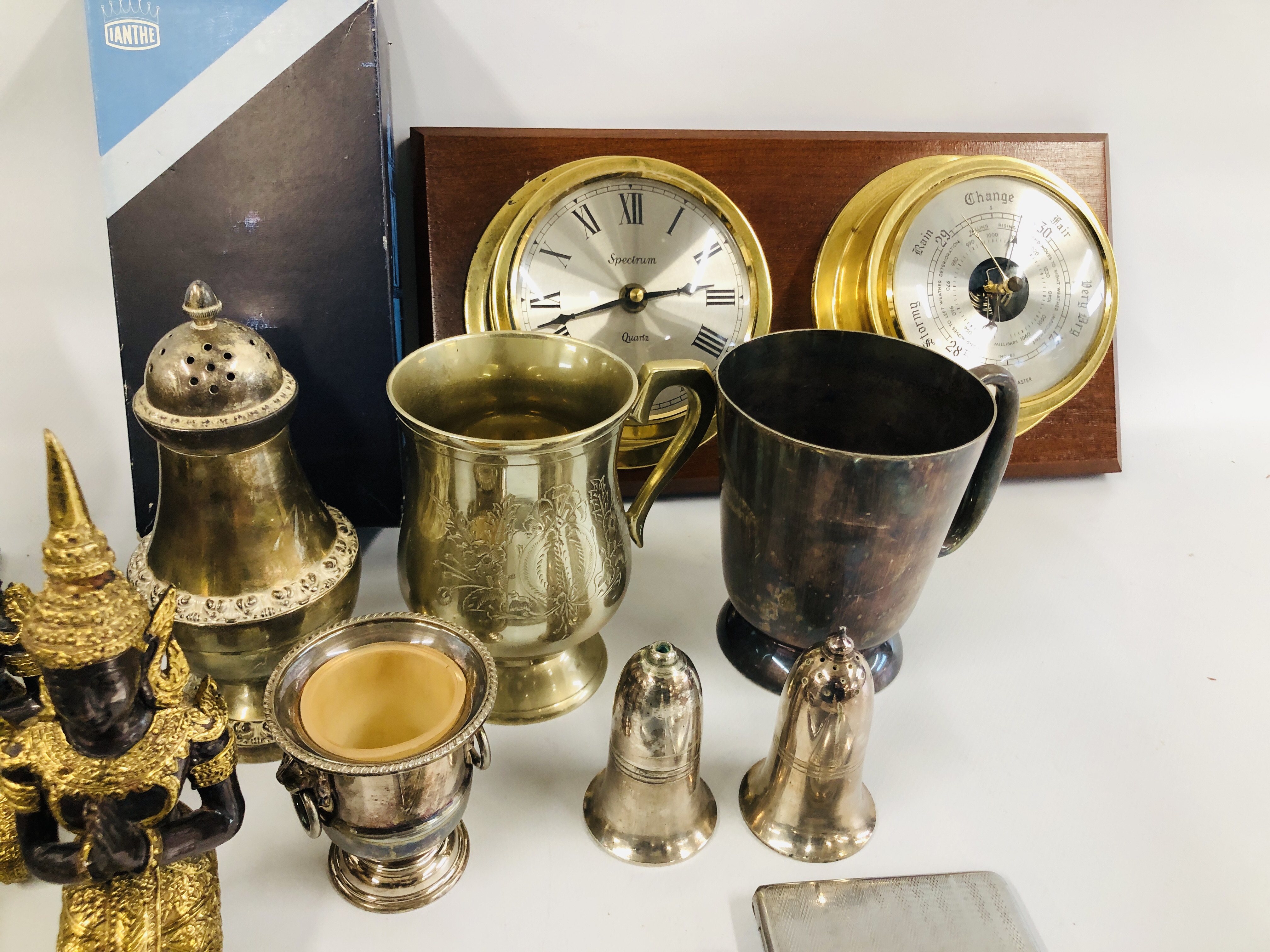 BOX OF COLLECTABLES TO INCLUDE A VINTAGE BRASS TEA CADDY, BAROMETER, CIGARETTE BOX AND TWO CASES, - Image 4 of 7