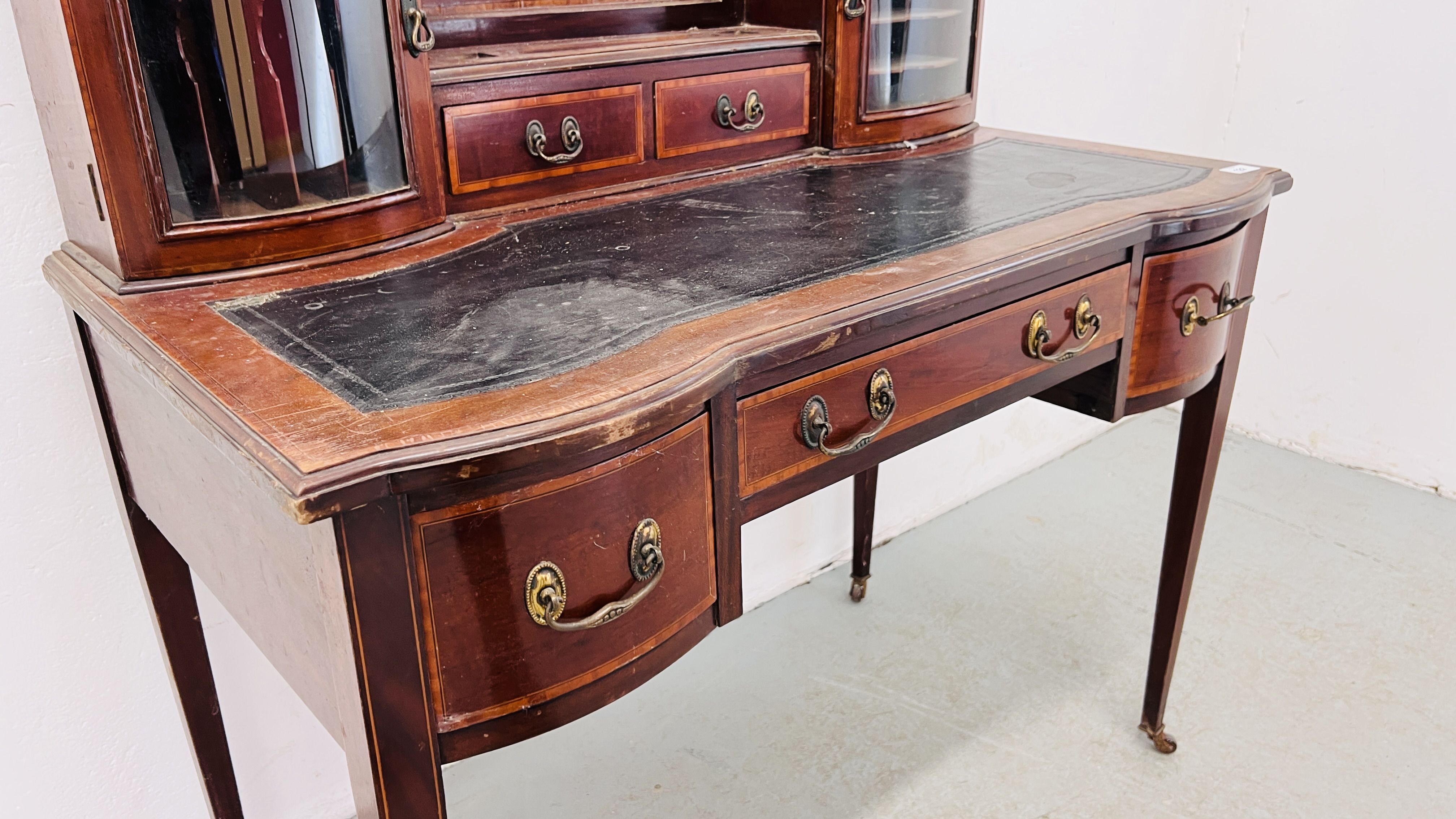 AN EDWARDIAN MAHOGANY AND INLAID WRITING DESK, - Image 9 of 19