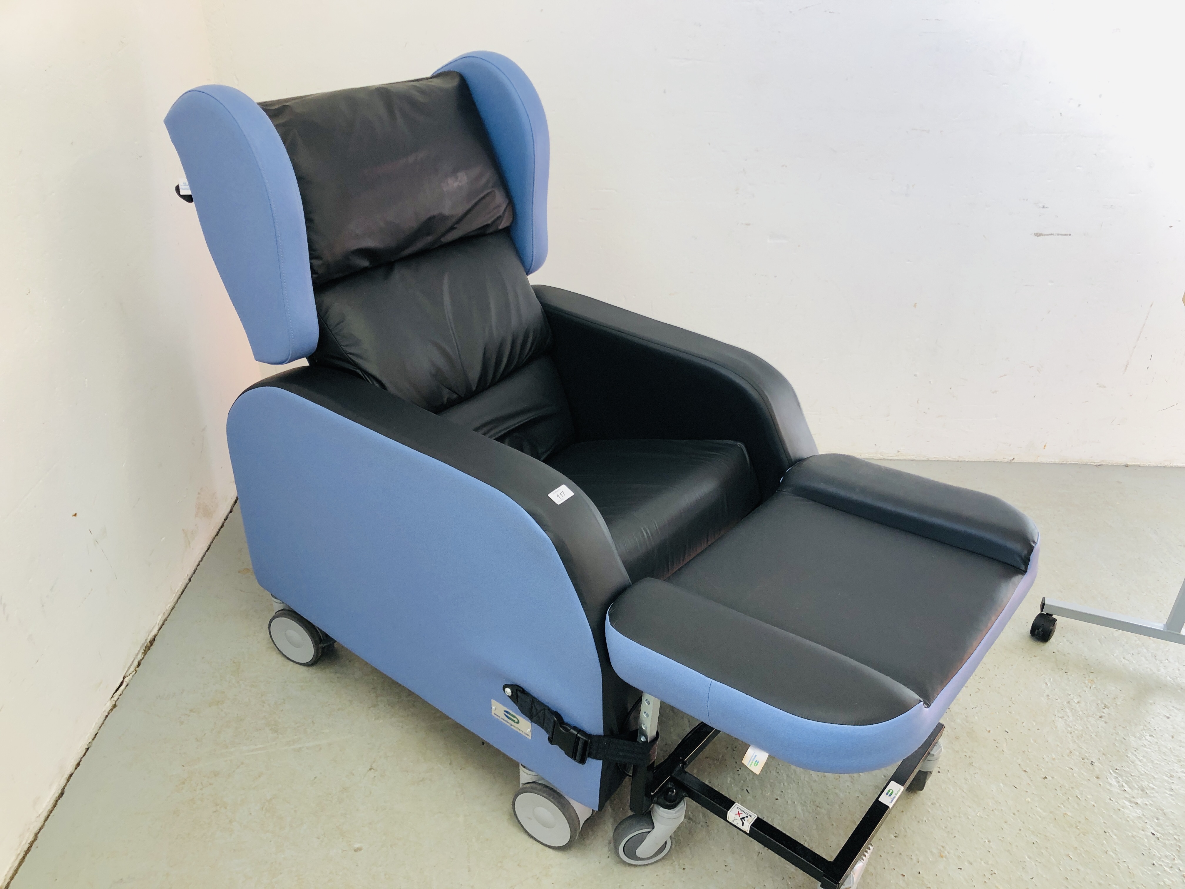A "SEATING MATTRESS" RECLINING MOBILITY EASY CHAIR AND MATCHING FOOTSTOOL AND ADJUSTABLE BED/CHAIR - Image 2 of 7