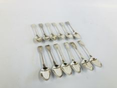 A SET OF SIX SILVER FIDDLE PATTERN TEASPOONS LONDON ASSAY MAKER T.W.