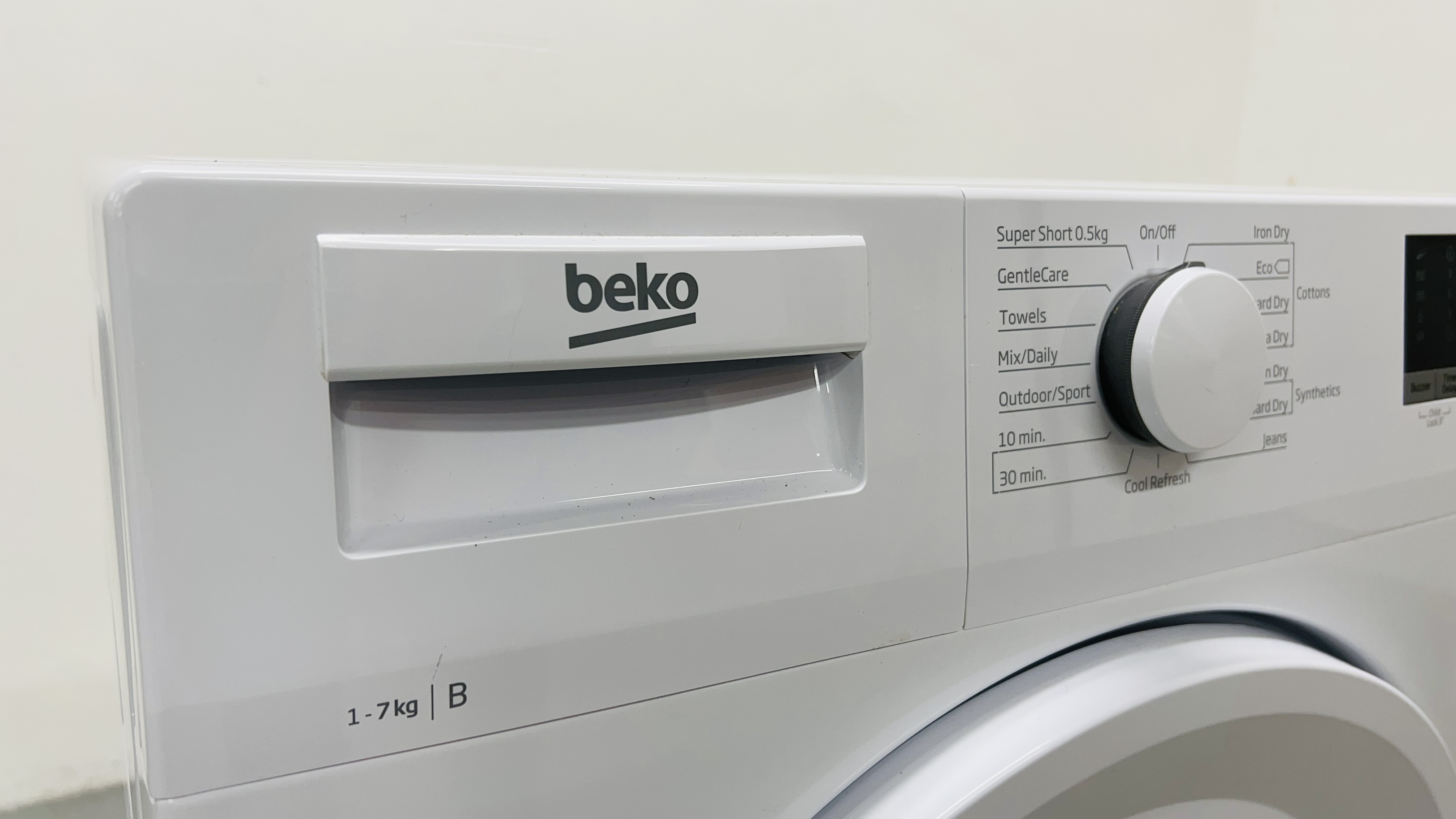 A BEKO 7KG CONDENSER TUMBLE DRYER - SOLD AS SEEN - Image 2 of 7