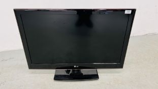 LG 32 INCH TELEVISION - SOLD AS SEEN.