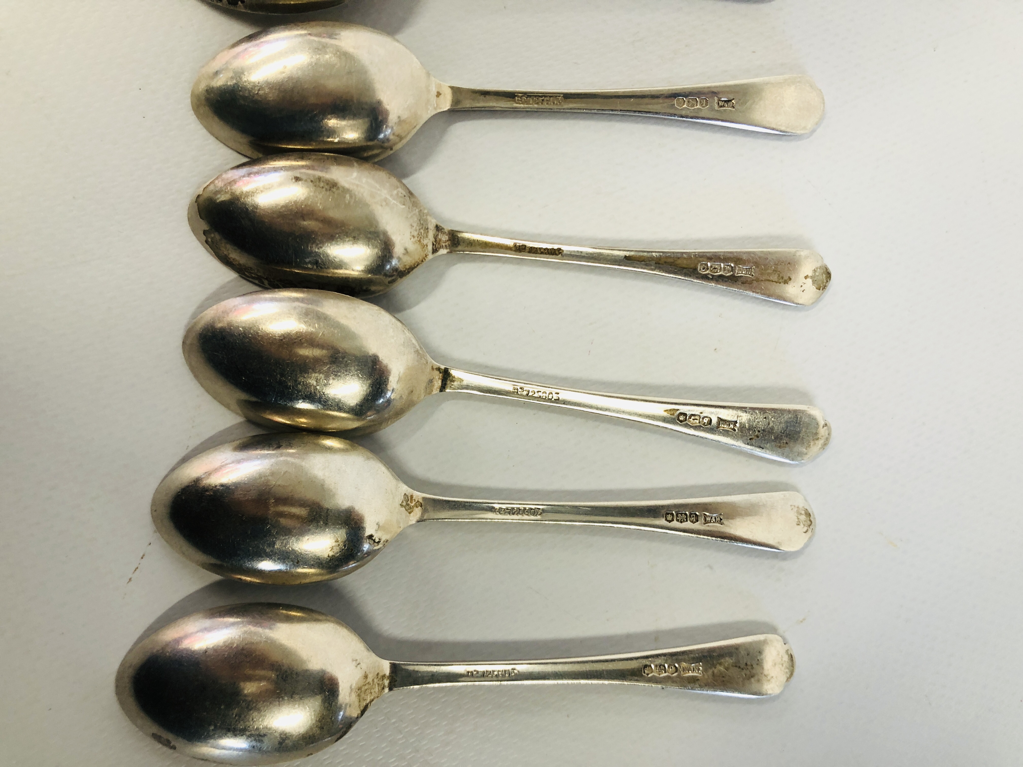 13 X SILVER EGG SPOONS WITH GOLF CLUB DETAIL SHEFFIELD ASSAY, - Image 8 of 10