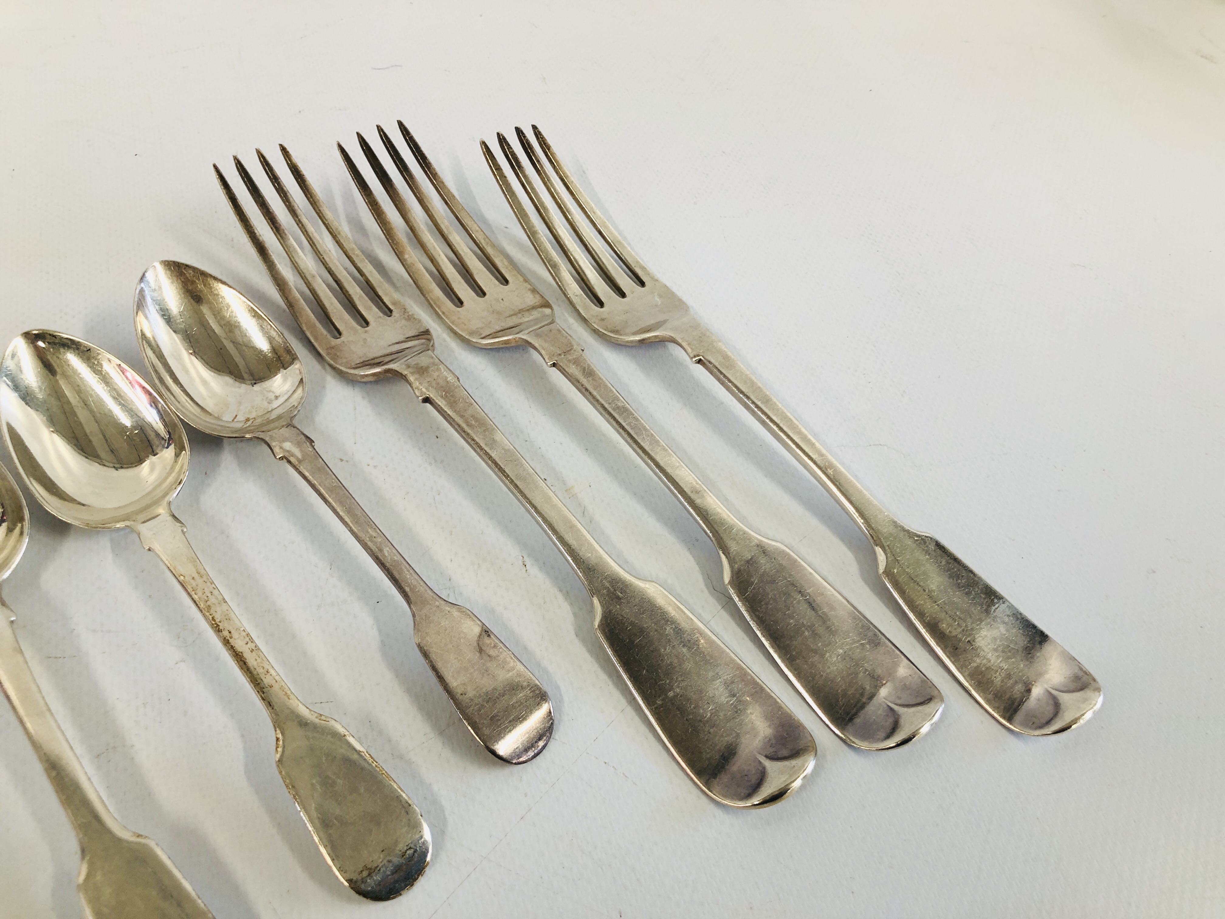 3 X LARGE SILVER FIDDLE PATTERN TABLE FORKS AND FOUR SILVER FIDDLE PATTERN TEASPOONS - Image 3 of 8