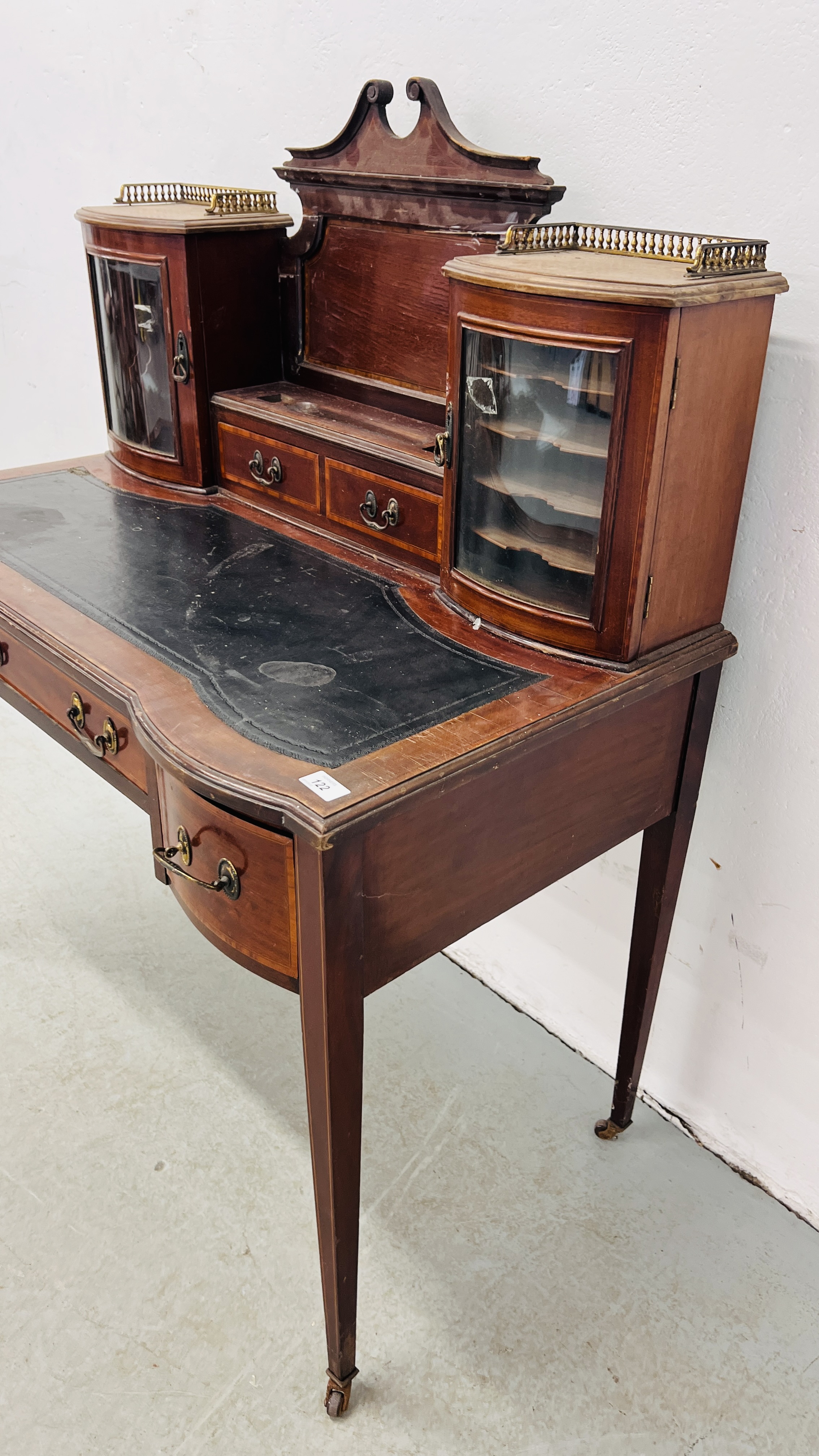 AN EDWARDIAN MAHOGANY AND INLAID WRITING DESK, - Image 15 of 19