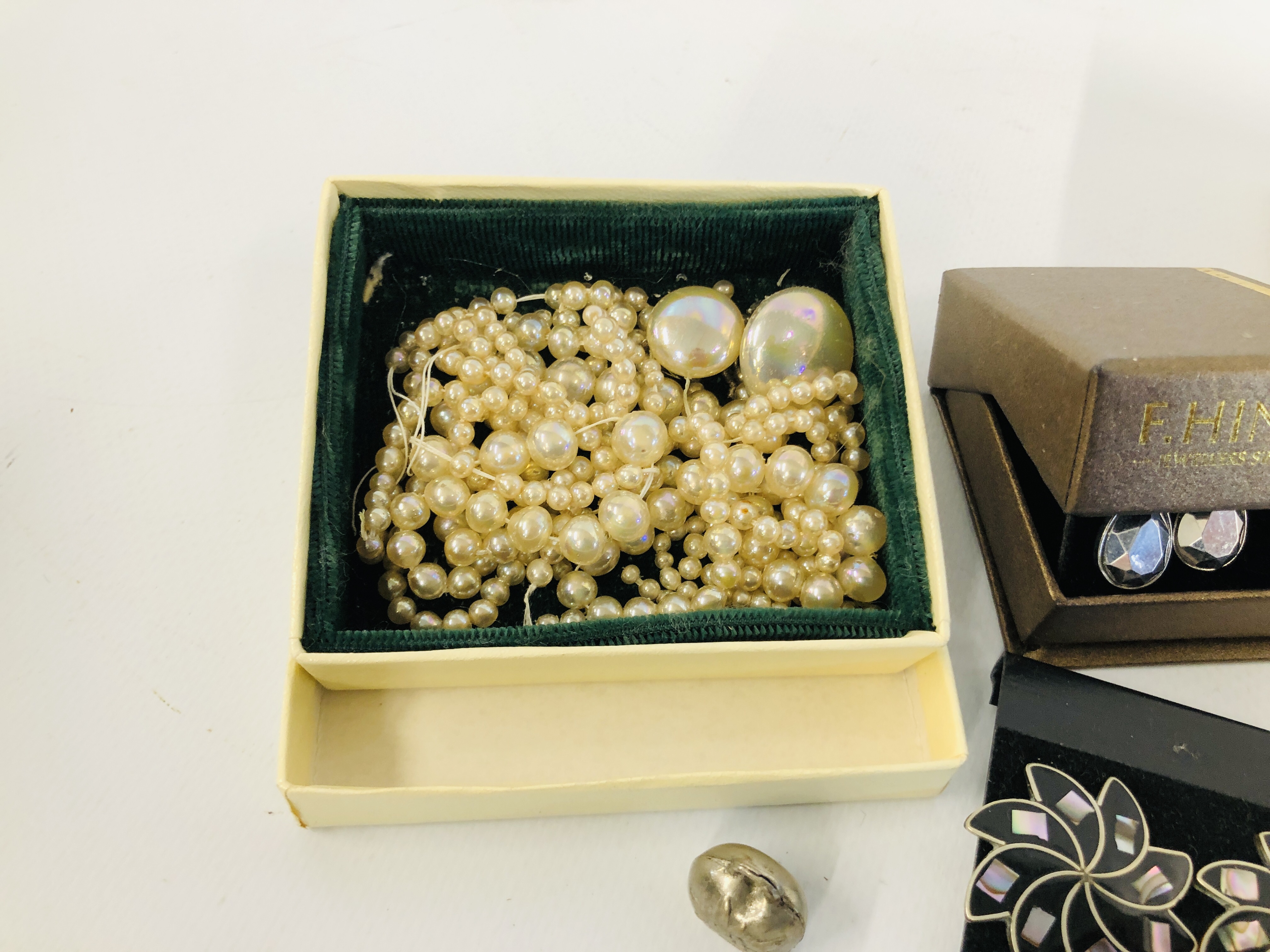 BOX OF MIXED SILVER AND COSTUME JEWELLERY - Image 7 of 9