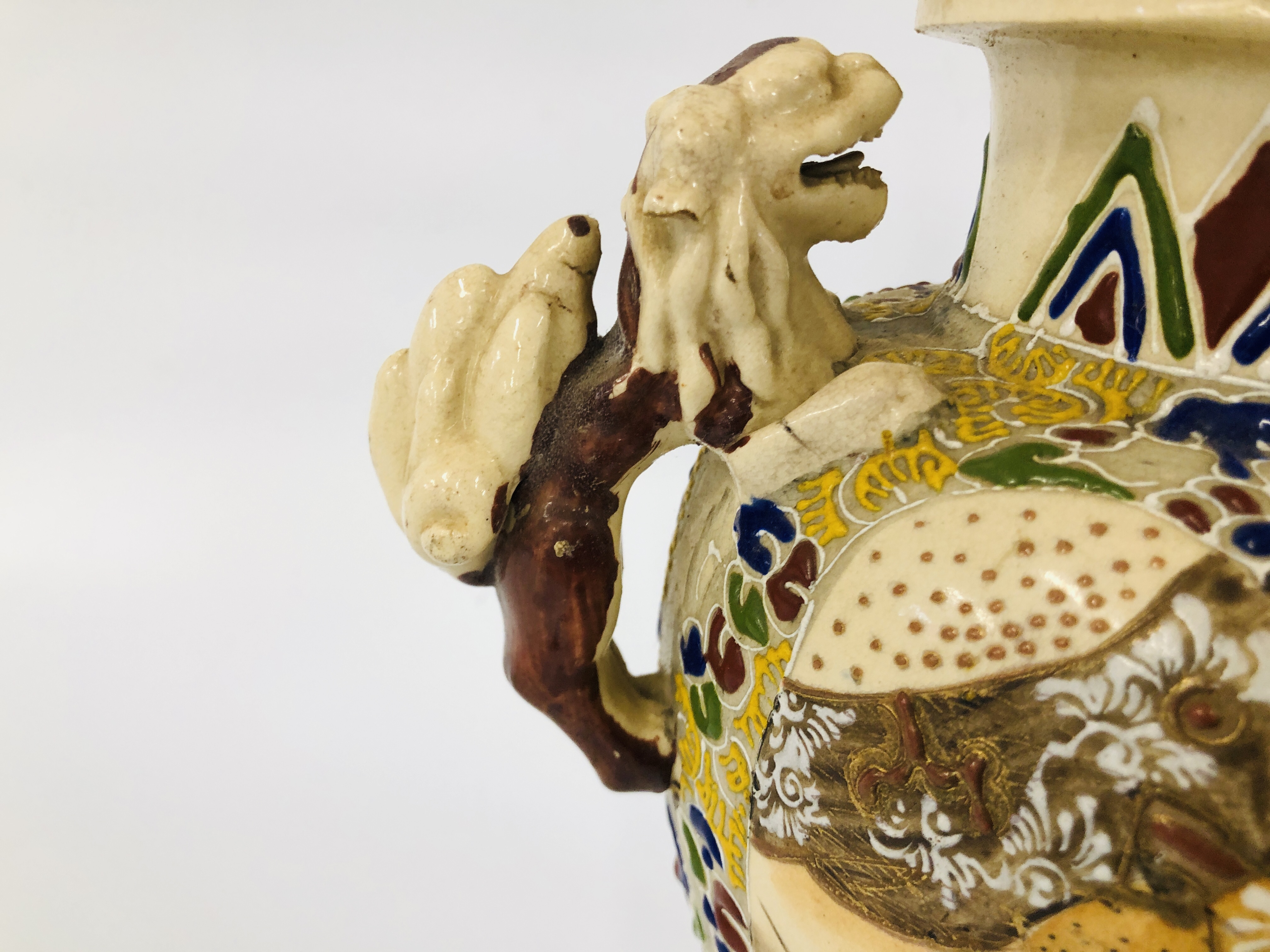 CHINESE STONEWARE URN SUPPORTED BY THREE FOO DOG FEET AND FOO DOG DETAILING A/F - Image 11 of 13