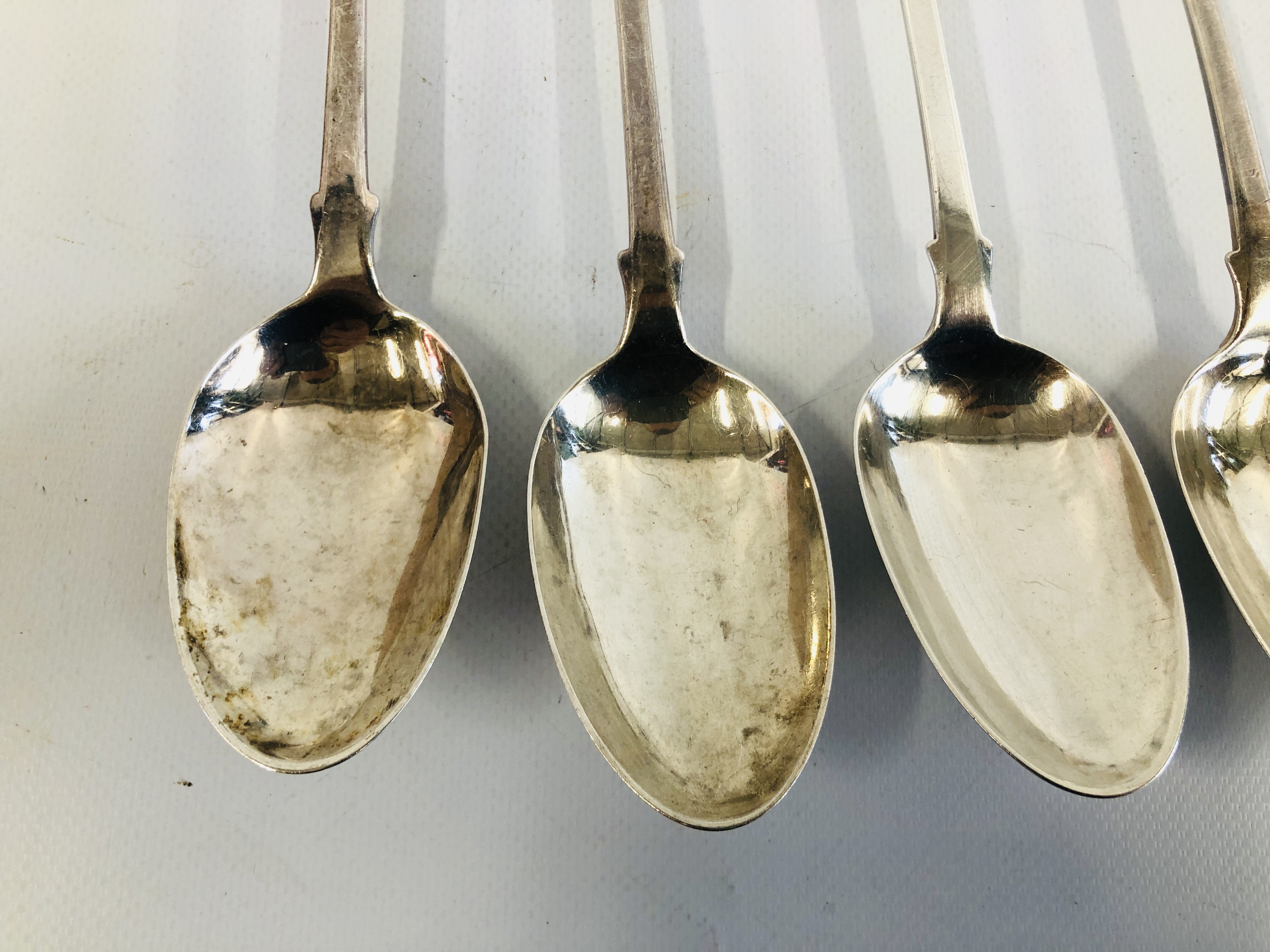 A SET OF SIX SILVER FIDDLE PATTERN SERVING SPOONS LONDON ASSAY, MAKER R.S. - Image 3 of 9