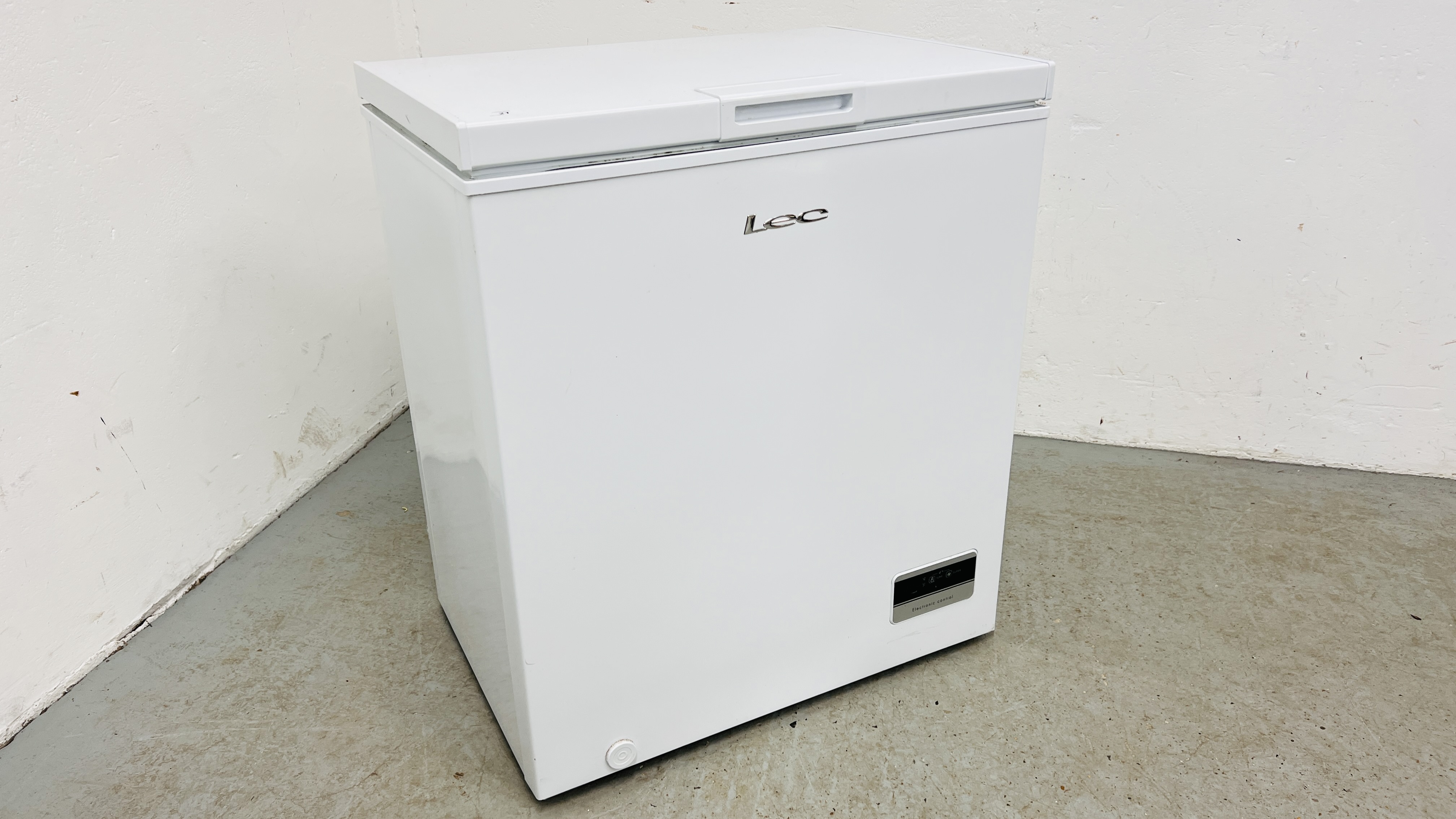 LEC CHEST FREEZER - SOLD AS SEEN.