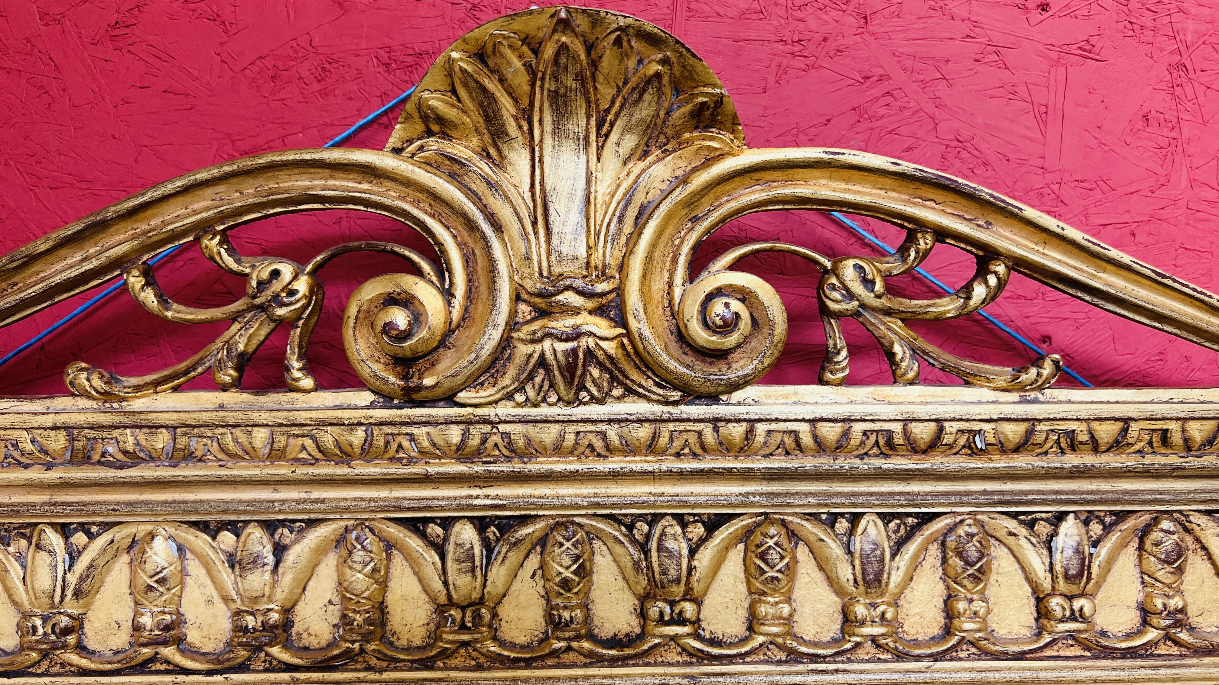 AN IMPRESSIVE GILT FINISH OVER MANTEL MIRROR WITH HEAVILY ORNATE DETAIL AND BEVELLED GLASS W 128CM, - Image 6 of 8