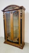 AN IMPRESSIVE CONTINENTAL STYLE TWO DOOR GLAZED DISPLAY CABINET WITH THREE INTERIOR GLASS SHELVES W