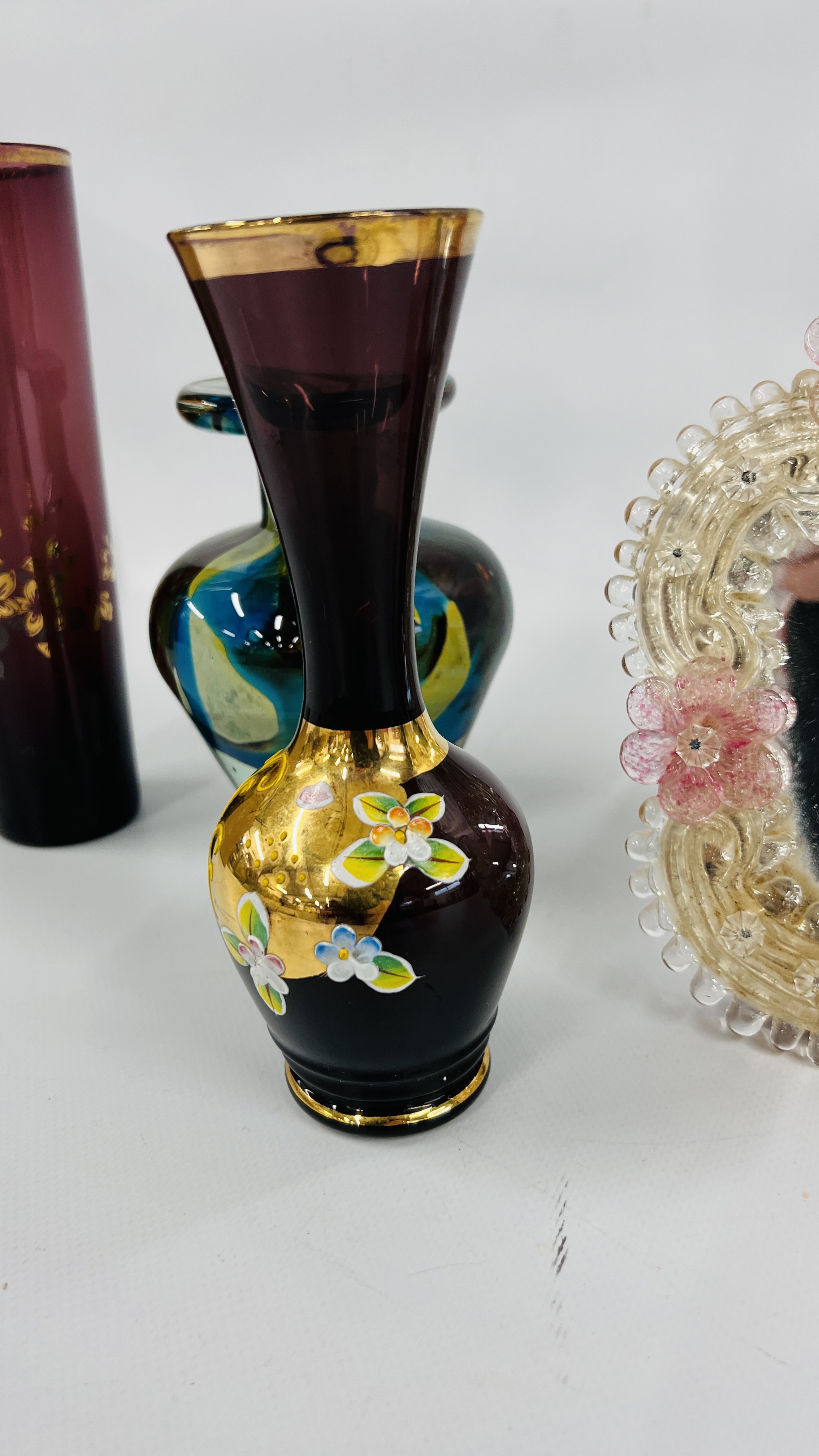 MADINA ART GLASS VASE HEIGHT 14.5CM. ALONG WITH A 1960'S MURANO GLASS FLOWER MIRROR HEIGHT 20CM. - Image 4 of 6