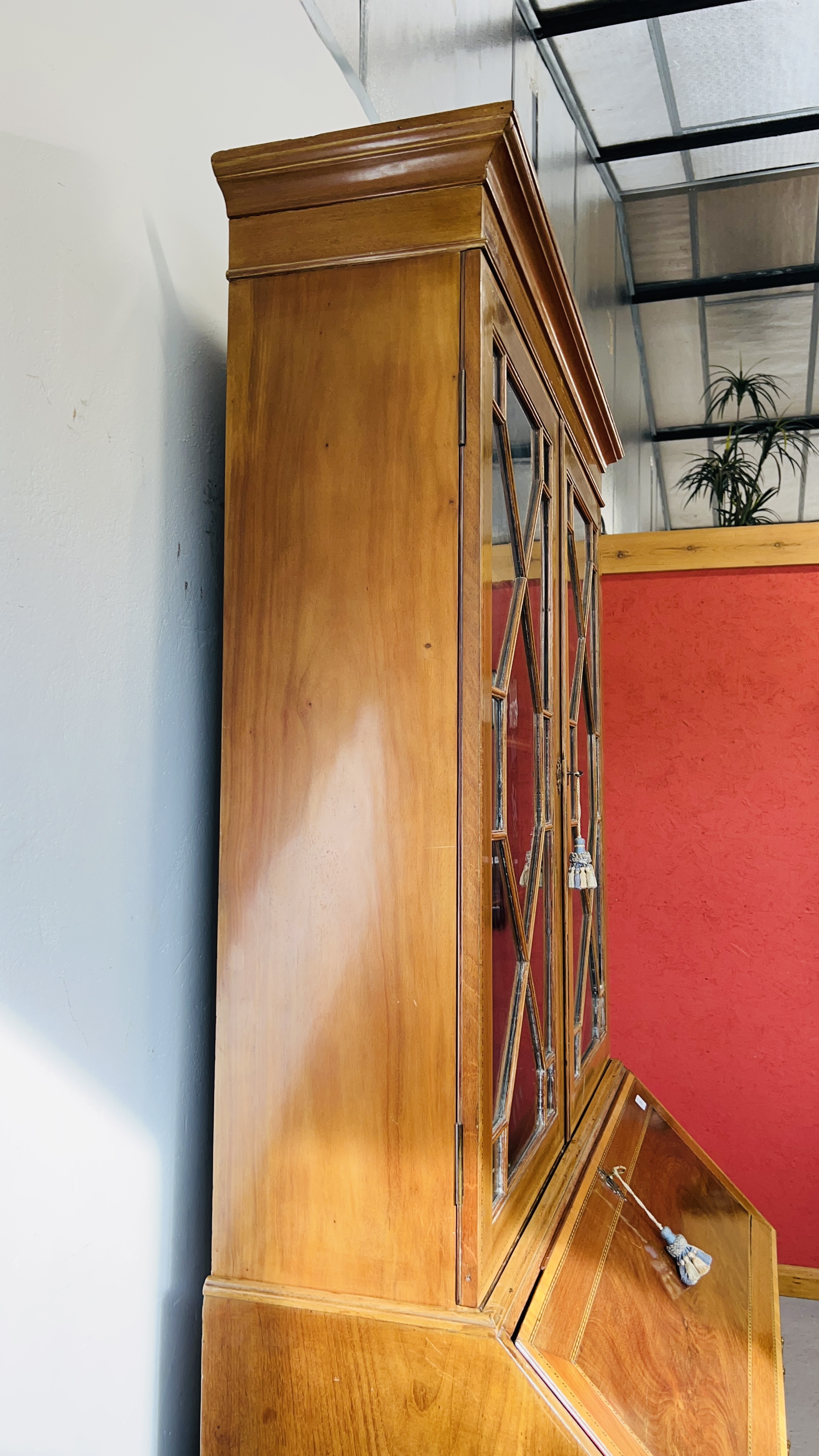 AN IMPRESSIVE EDWARDIAN MAHOGANY BUREAU BOOKCASE WITH WELL FITTED INTERIOR, - Image 12 of 28