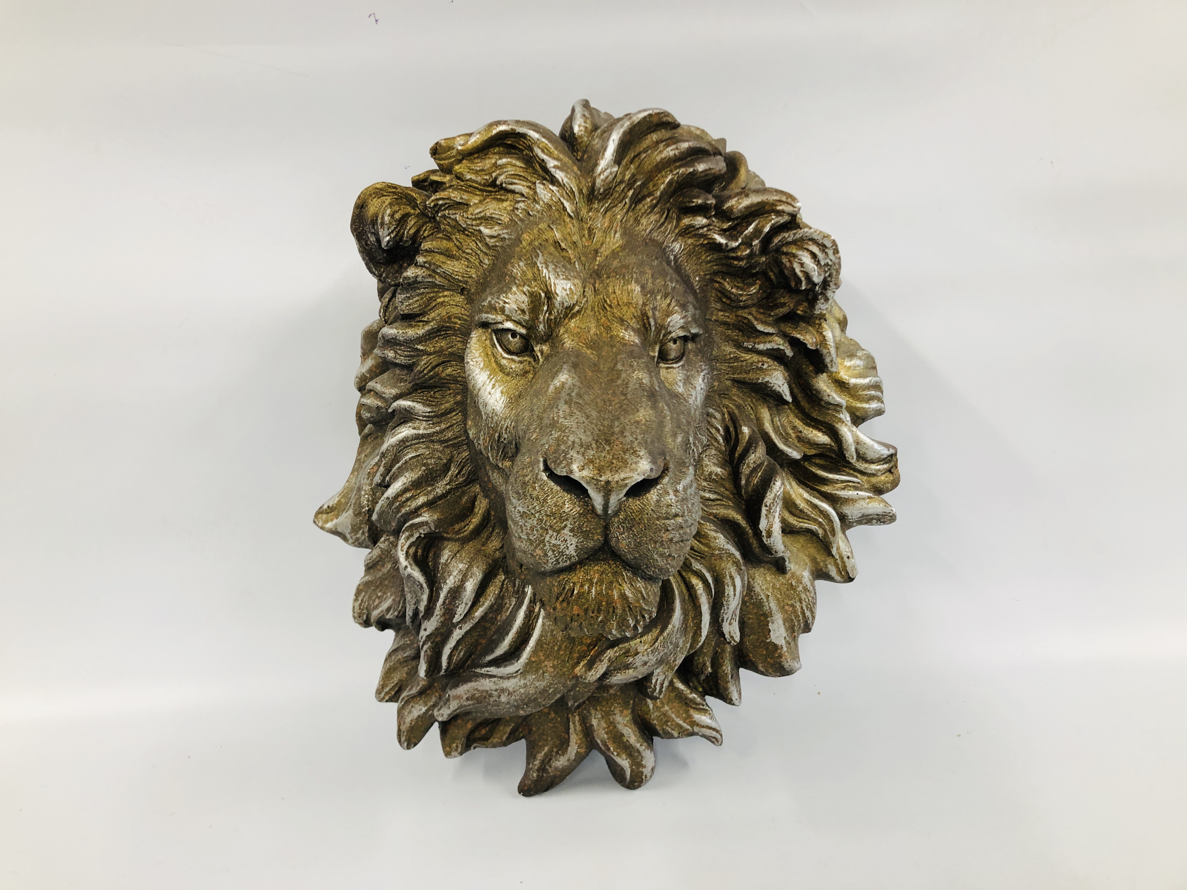 IMPRESSIVE PLASTER LION WALL MASK HEIGHT 50CM.