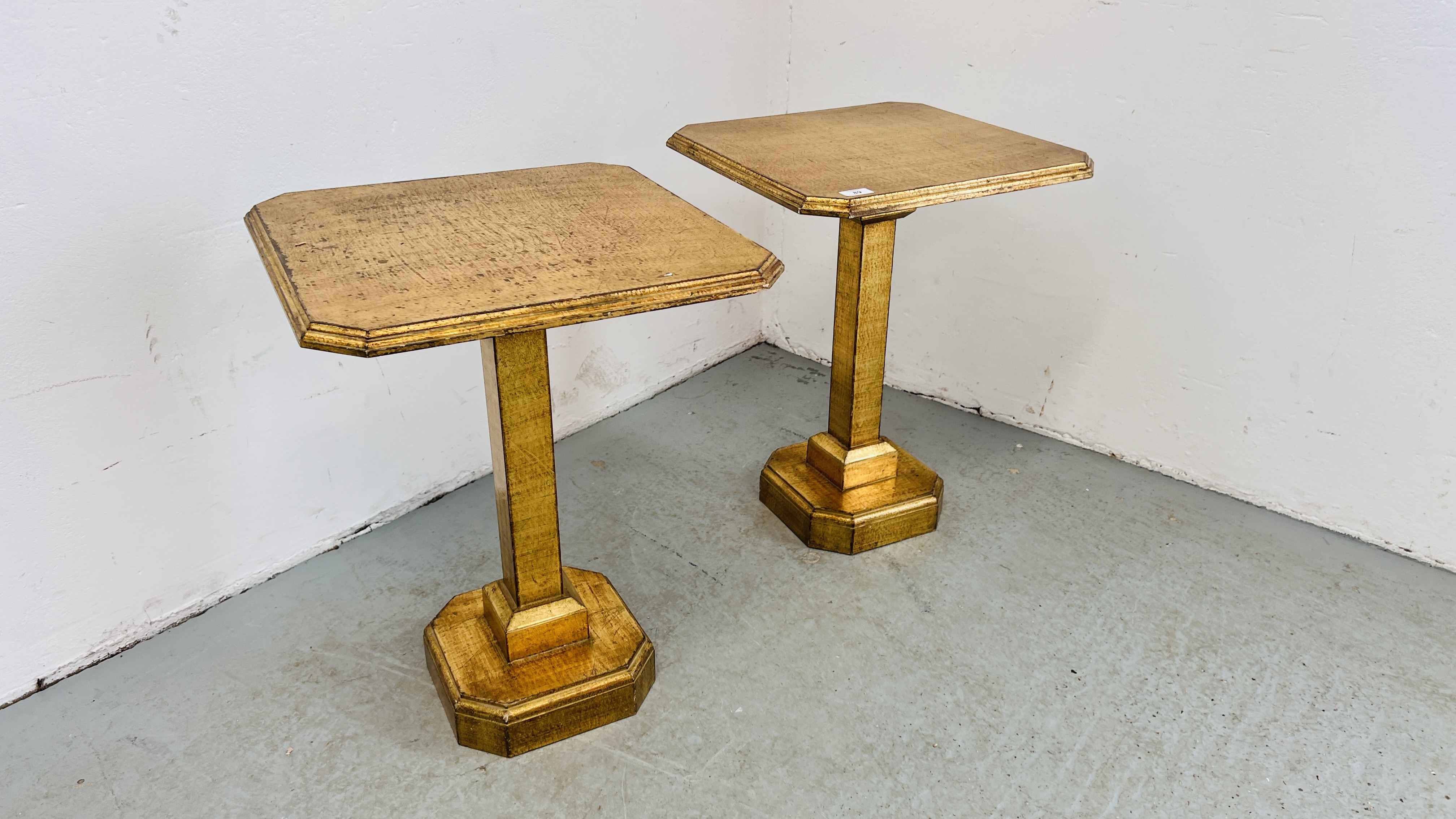 A PAIR OF GOLD FINISHED PEDESTAL SIDE TABLES W 46CM, D 46CM, H 60CM. - Image 3 of 8
