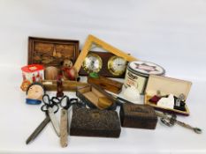 BOX OF ASSORTED COLLECTIBLES TO INCLUDE VINTAGE TINS "RILEYS" TOFFEE, MEASURE,