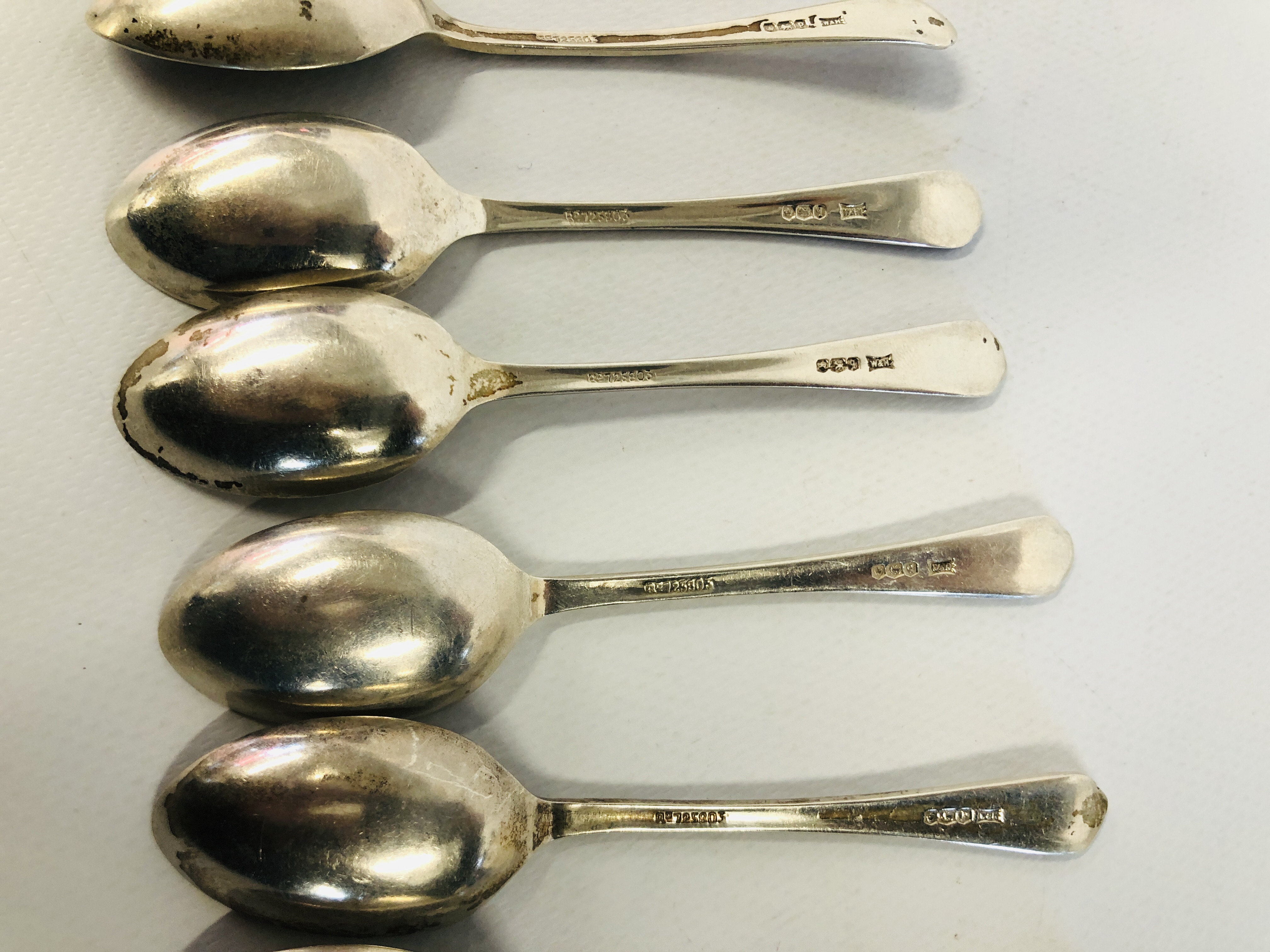 13 X SILVER EGG SPOONS WITH GOLF CLUB DETAIL SHEFFIELD ASSAY, - Image 7 of 10