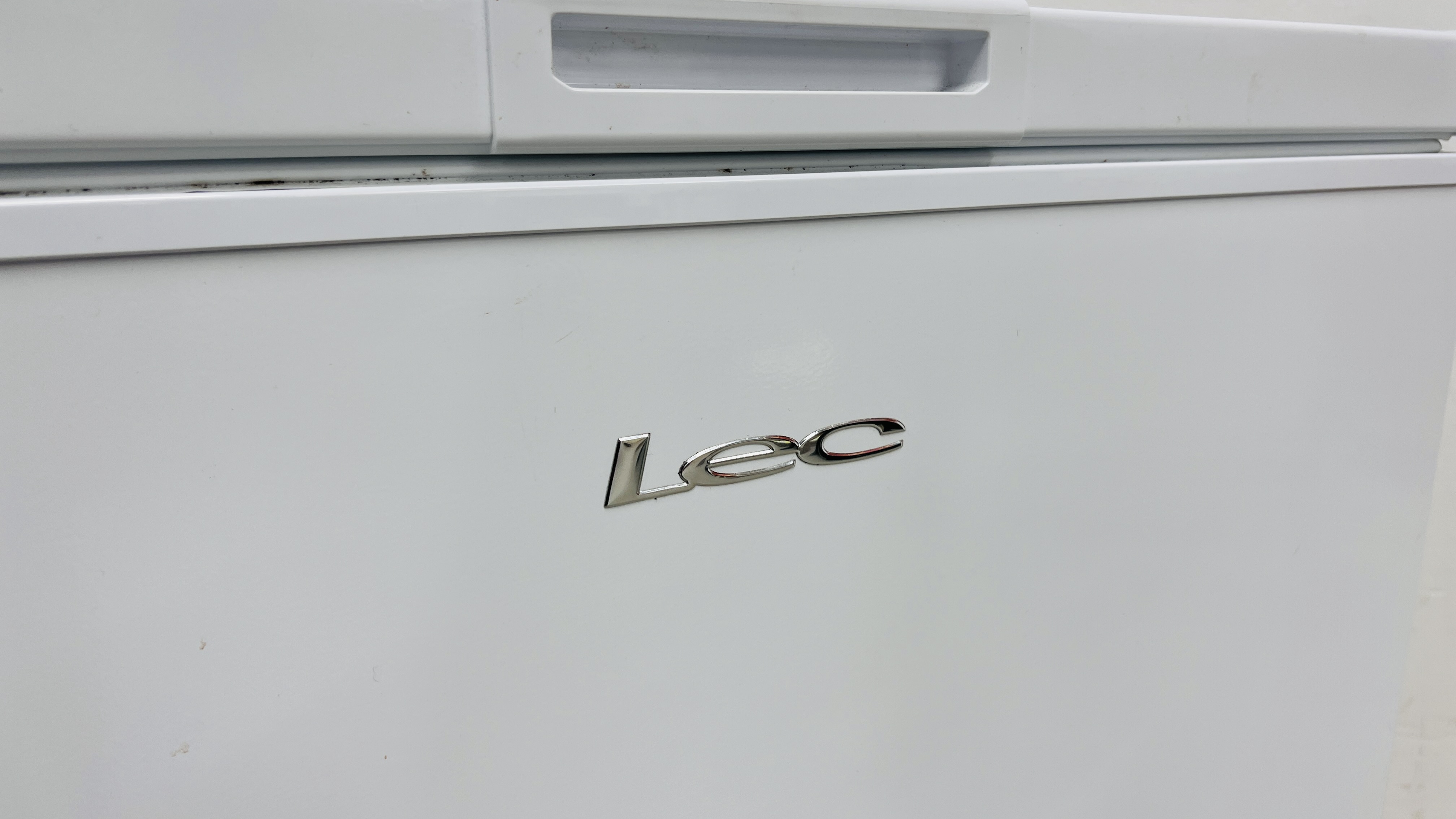 LEC CHEST FREEZER - SOLD AS SEEN. - Image 2 of 8