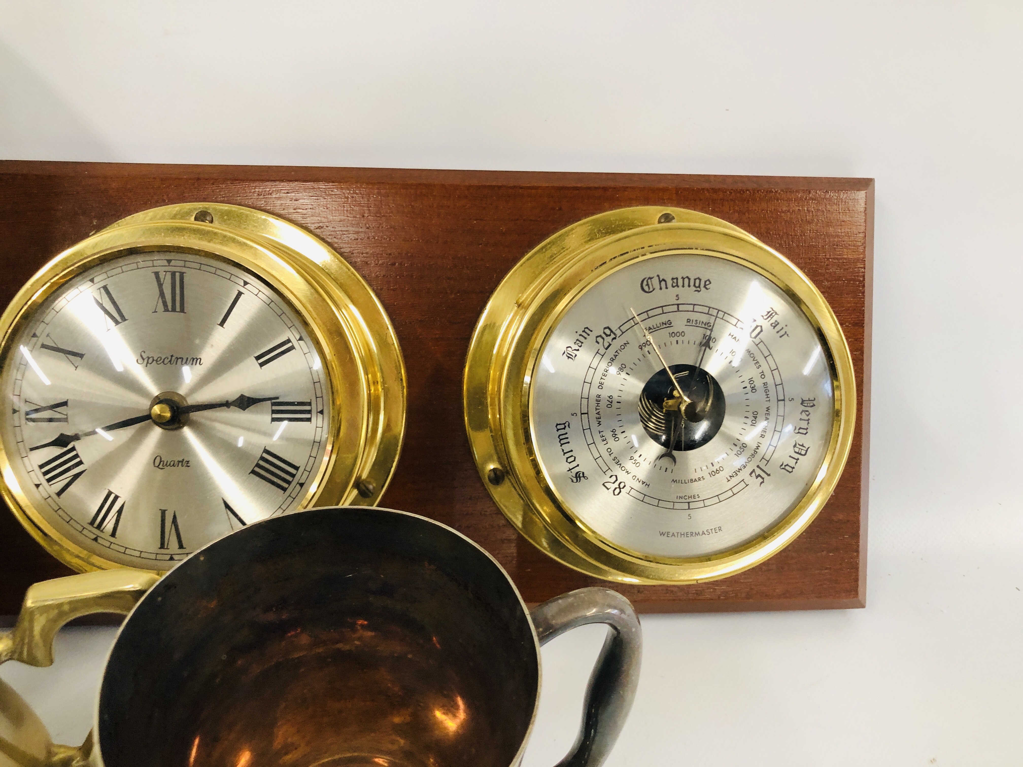 BOX OF COLLECTABLES TO INCLUDE A VINTAGE BRASS TEA CADDY, BAROMETER, CIGARETTE BOX AND TWO CASES, - Image 5 of 7