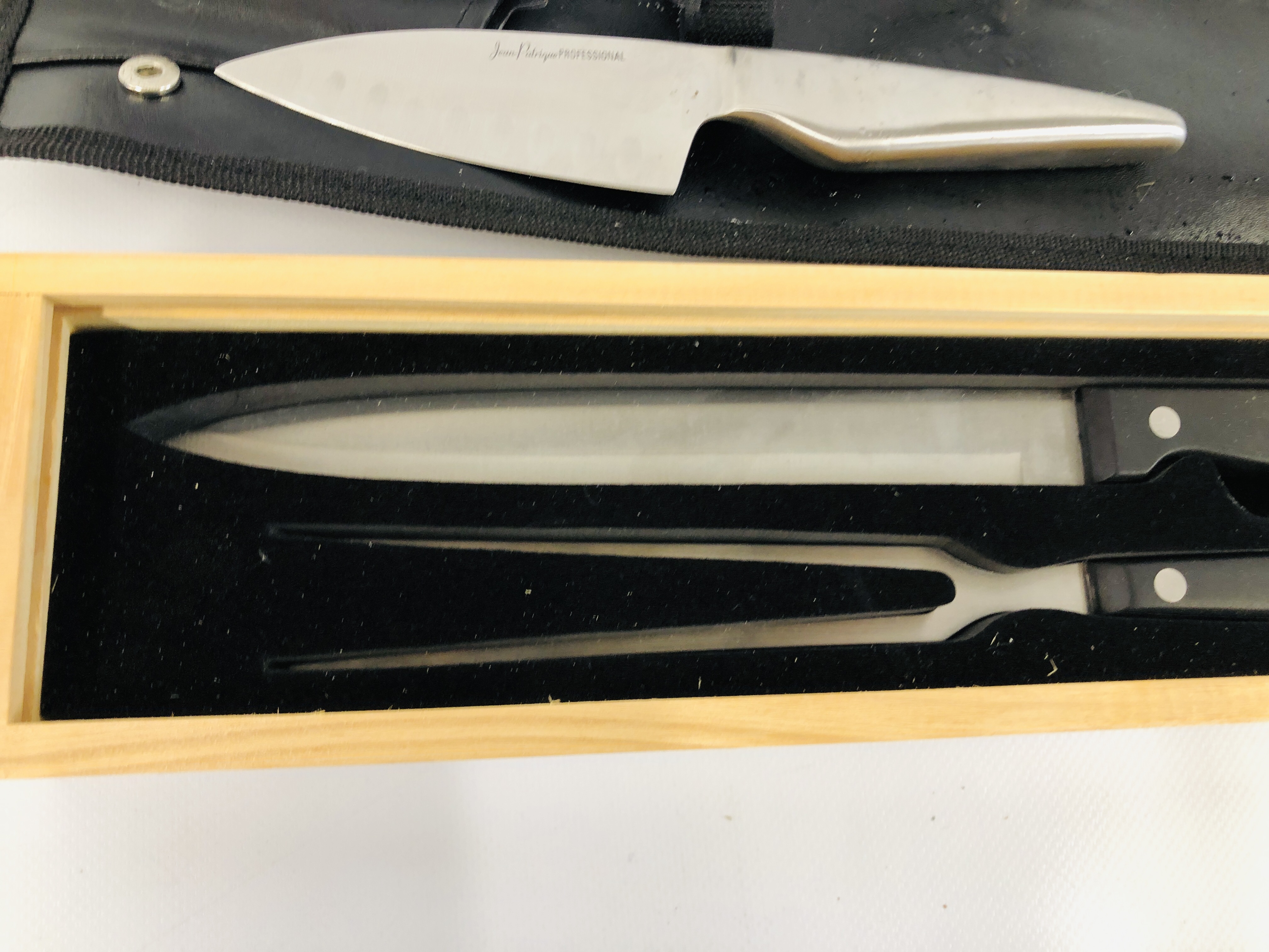 CARVING SET ALONG WITH THREE PROFESSIONAL JEAN PATRIGUE KNIVES - Image 4 of 4