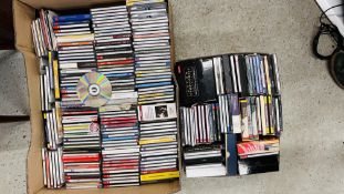 BOX CONTAINING AN EXTENSIVE COLLECTION OF CLASSICAL AUDIO CD'S.