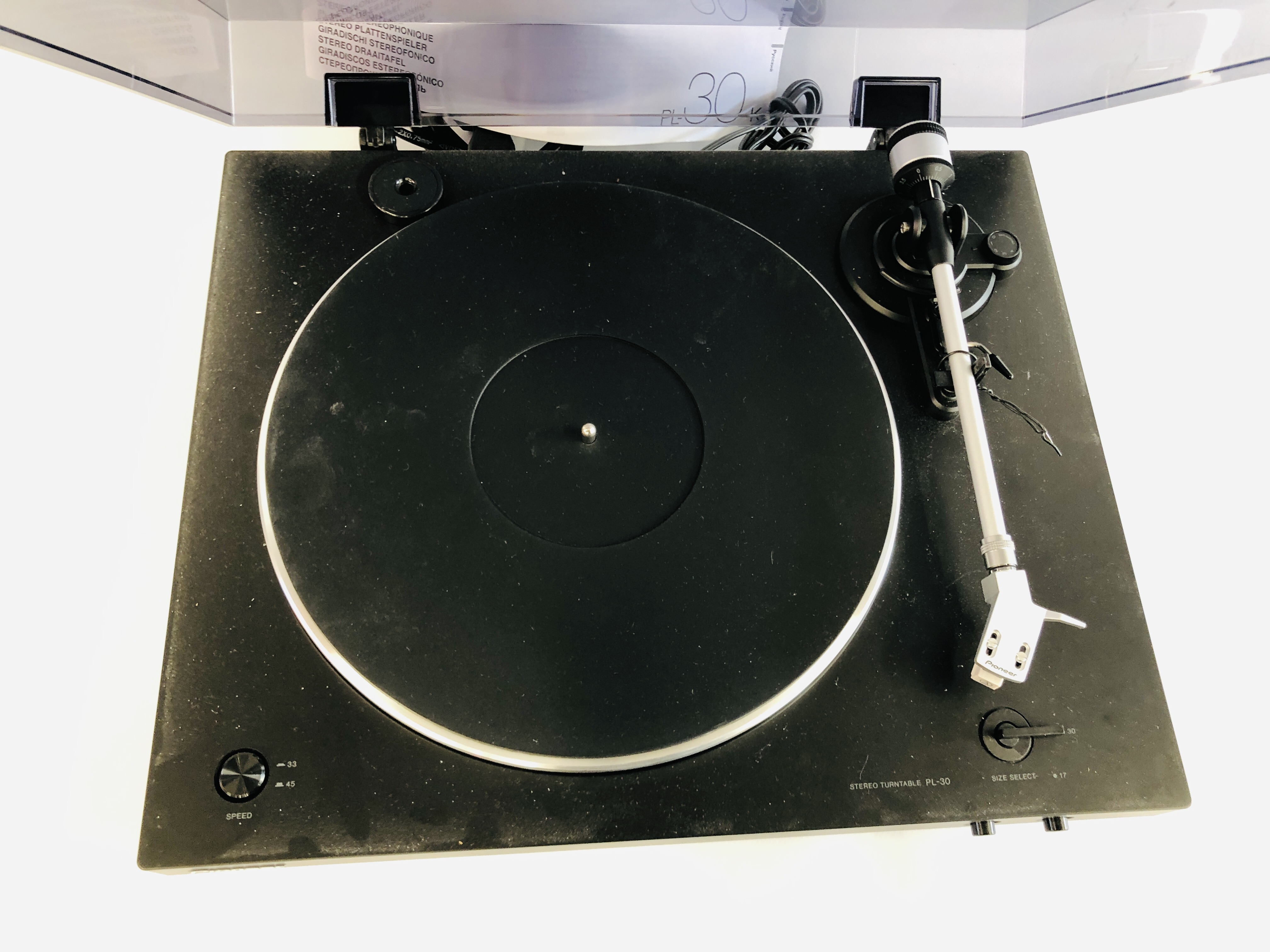 PIONEER STEREO TURNTABLE MODEL PL-30-K WITH OPERATING INSTRUCTIONS - SOLD AS SEEN - Image 2 of 4