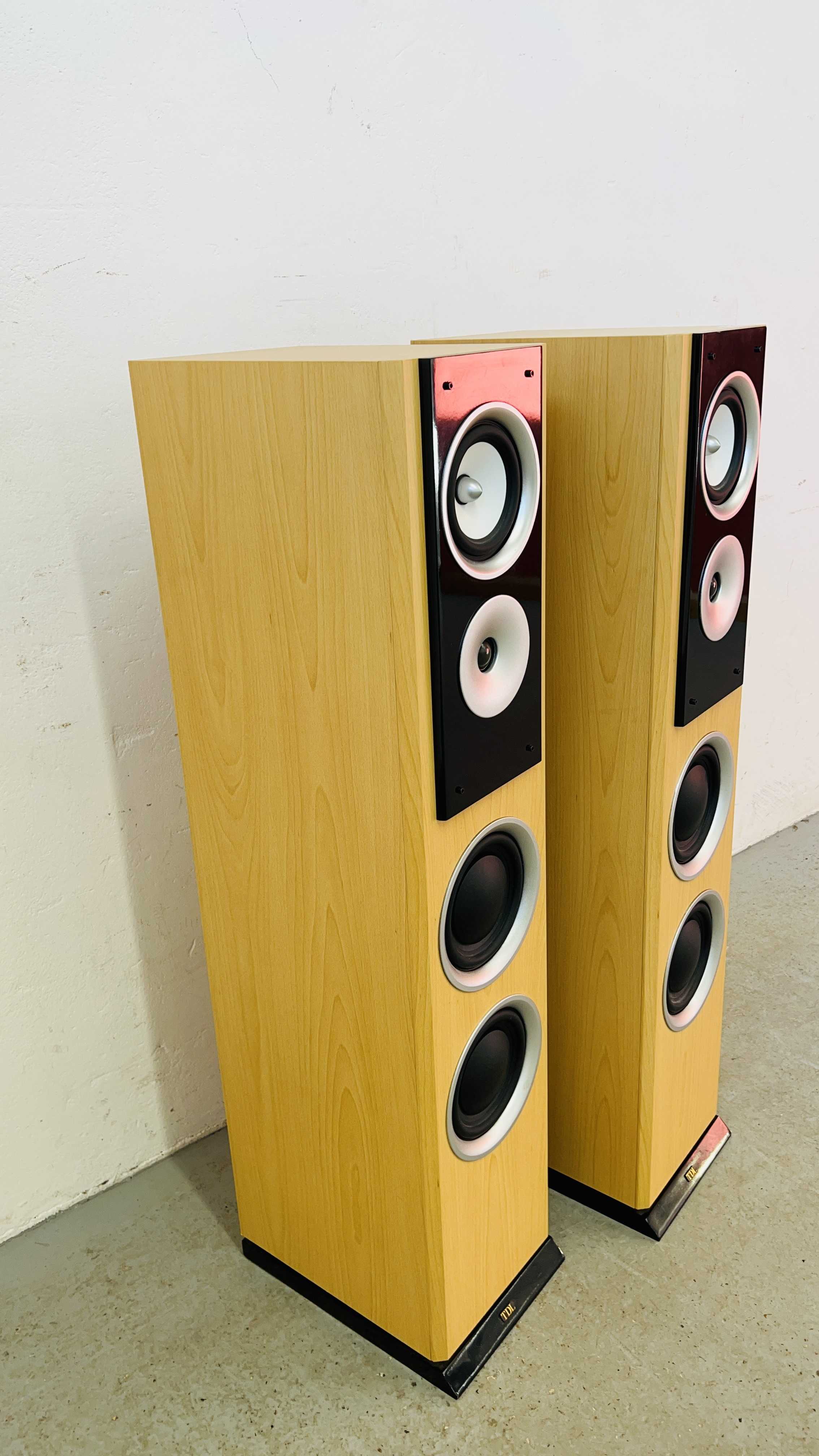 PAIR OF STUDIO 10 FLOOR STANDING SPEAKERS - Image 7 of 9