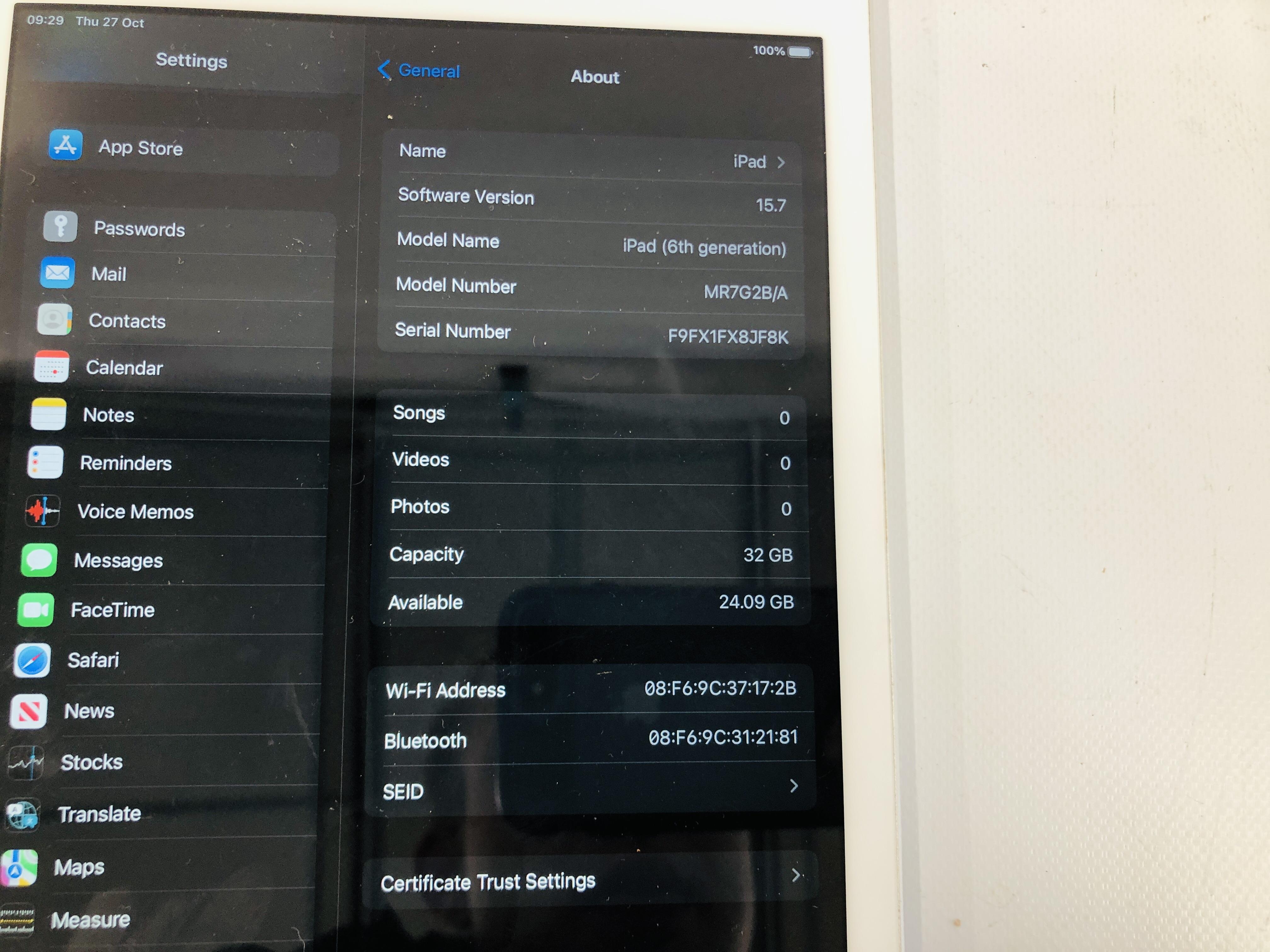 IPAD 6th GENERATION 32 GB MODEL MR7G2B/A, SN FX8JF8K AND CHARGER - SOLD AS SEEN. - Image 3 of 4