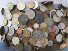TUB OF MIXED COINS INCLUDING OVERSEAS, ALSO A FEW BANKNOTES.
