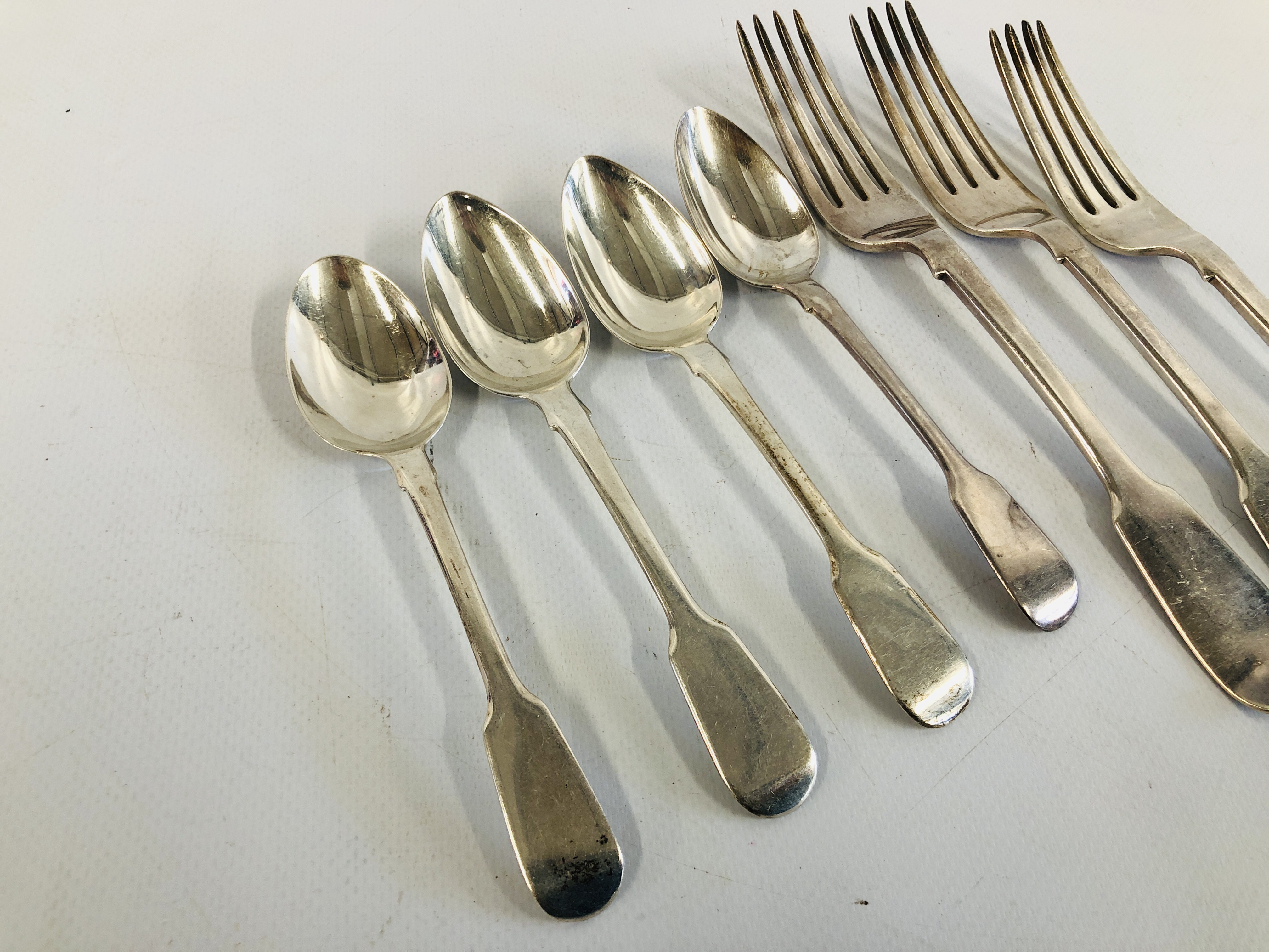 3 X LARGE SILVER FIDDLE PATTERN TABLE FORKS AND FOUR SILVER FIDDLE PATTERN TEASPOONS - Image 2 of 8