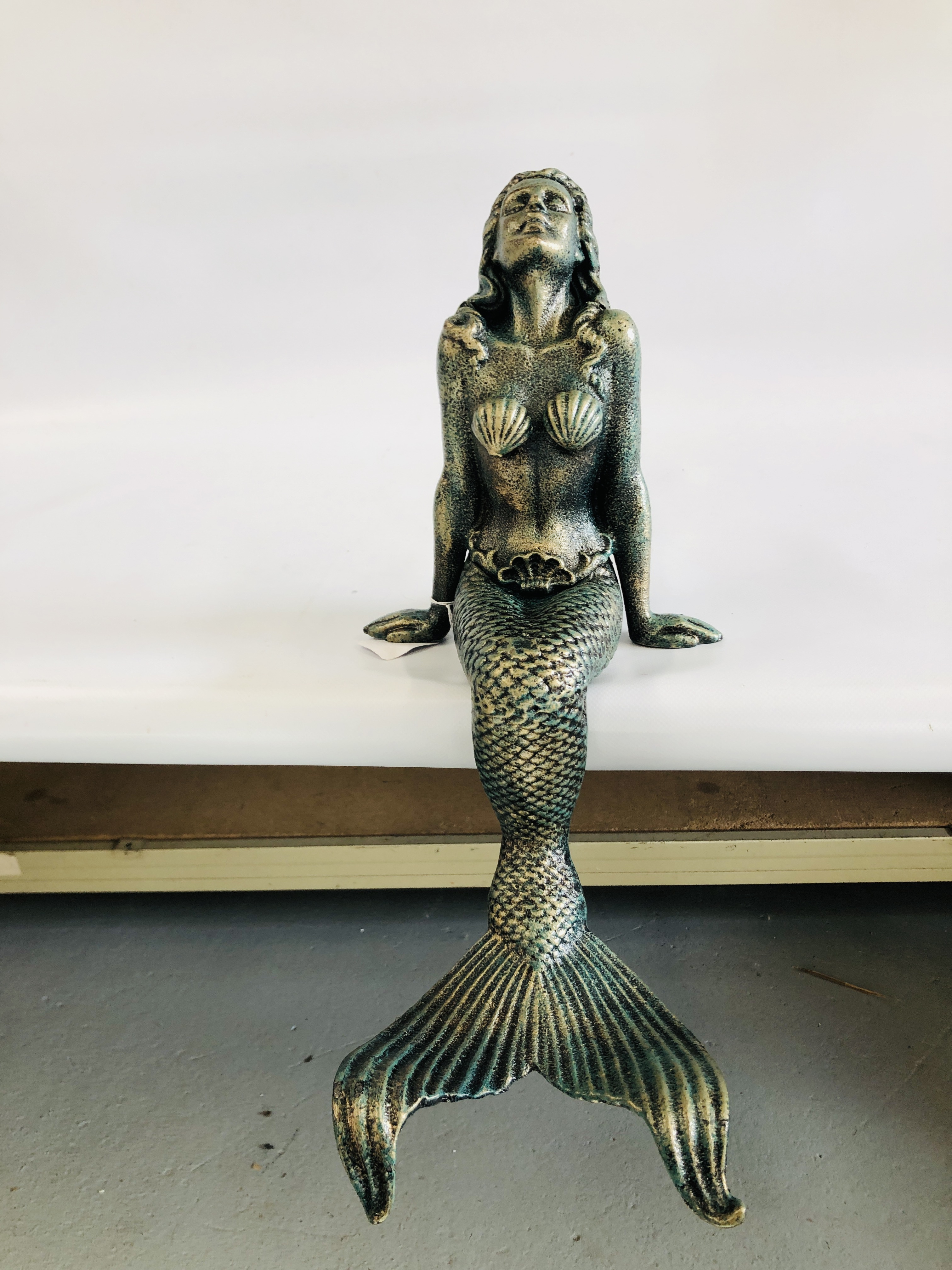 (R) 16" CAST METAL MERMAID - Image 2 of 2