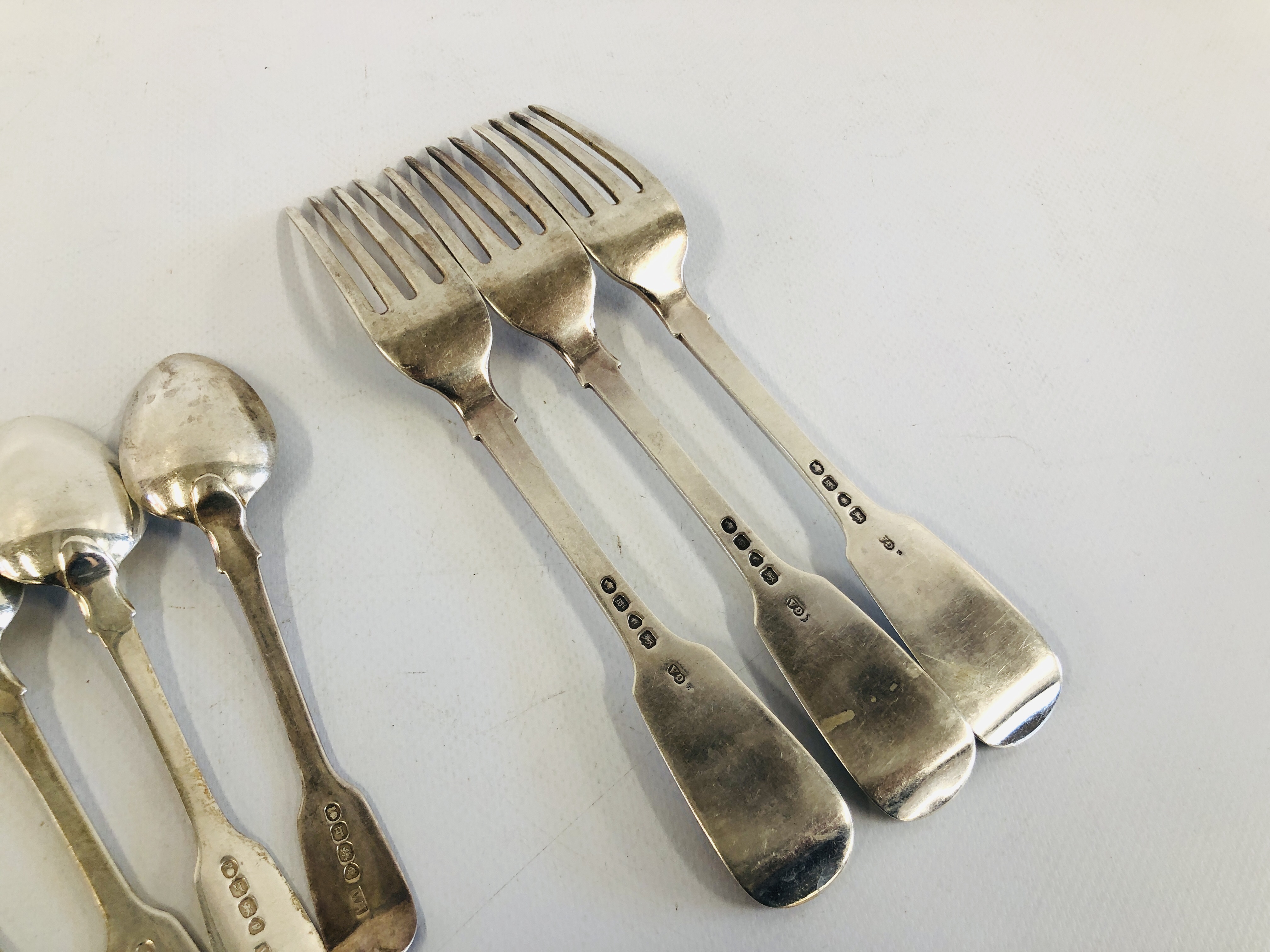 3 X LARGE SILVER FIDDLE PATTERN TABLE FORKS AND FOUR SILVER FIDDLE PATTERN TEASPOONS - Image 6 of 8