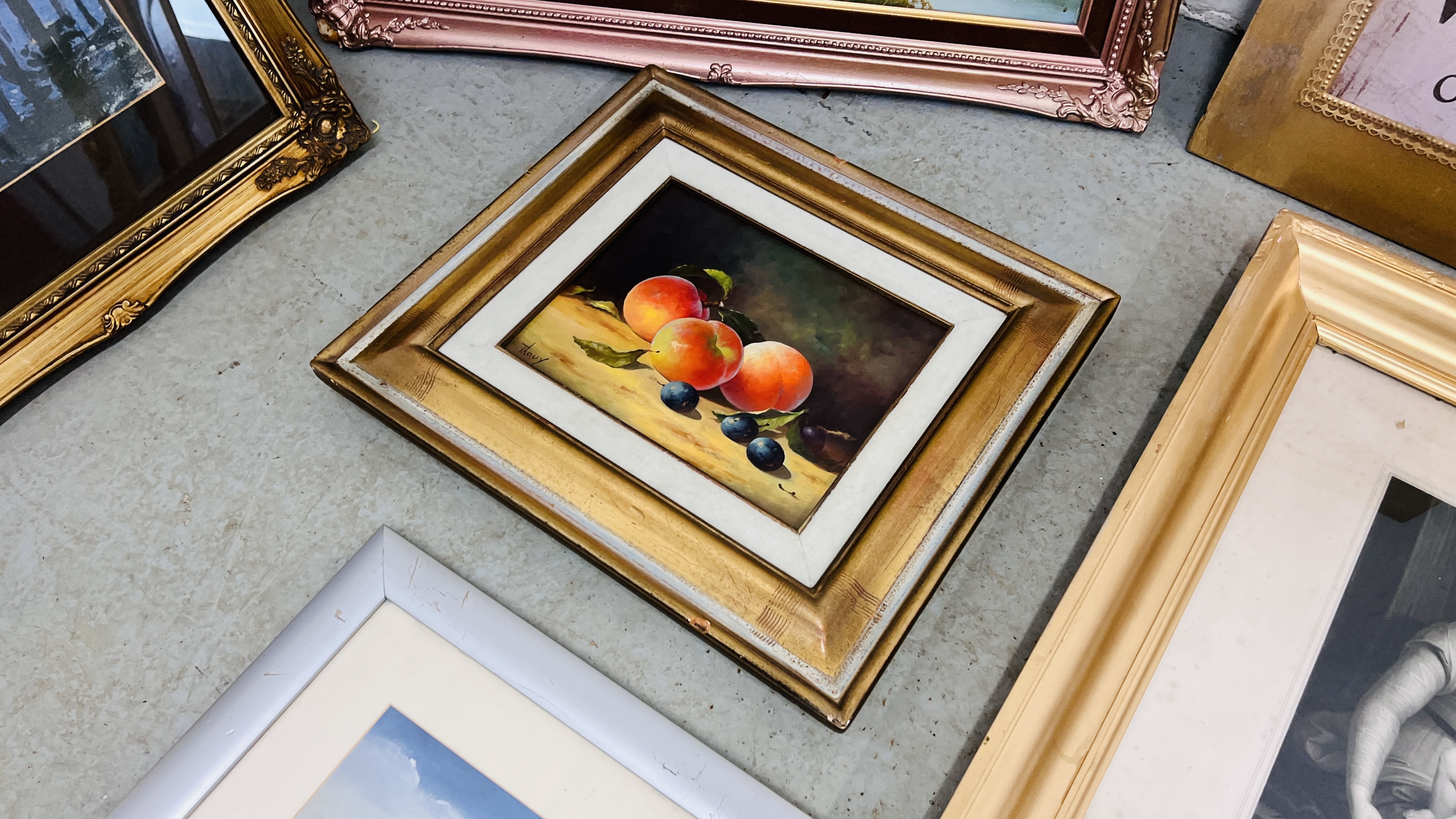 AN EXTENSIVE COLLECTION OF FRAMED PICTURES AND PRINTS TO INCLUDE ORIGINAL ART WORKS OF LOCAL - Image 10 of 13