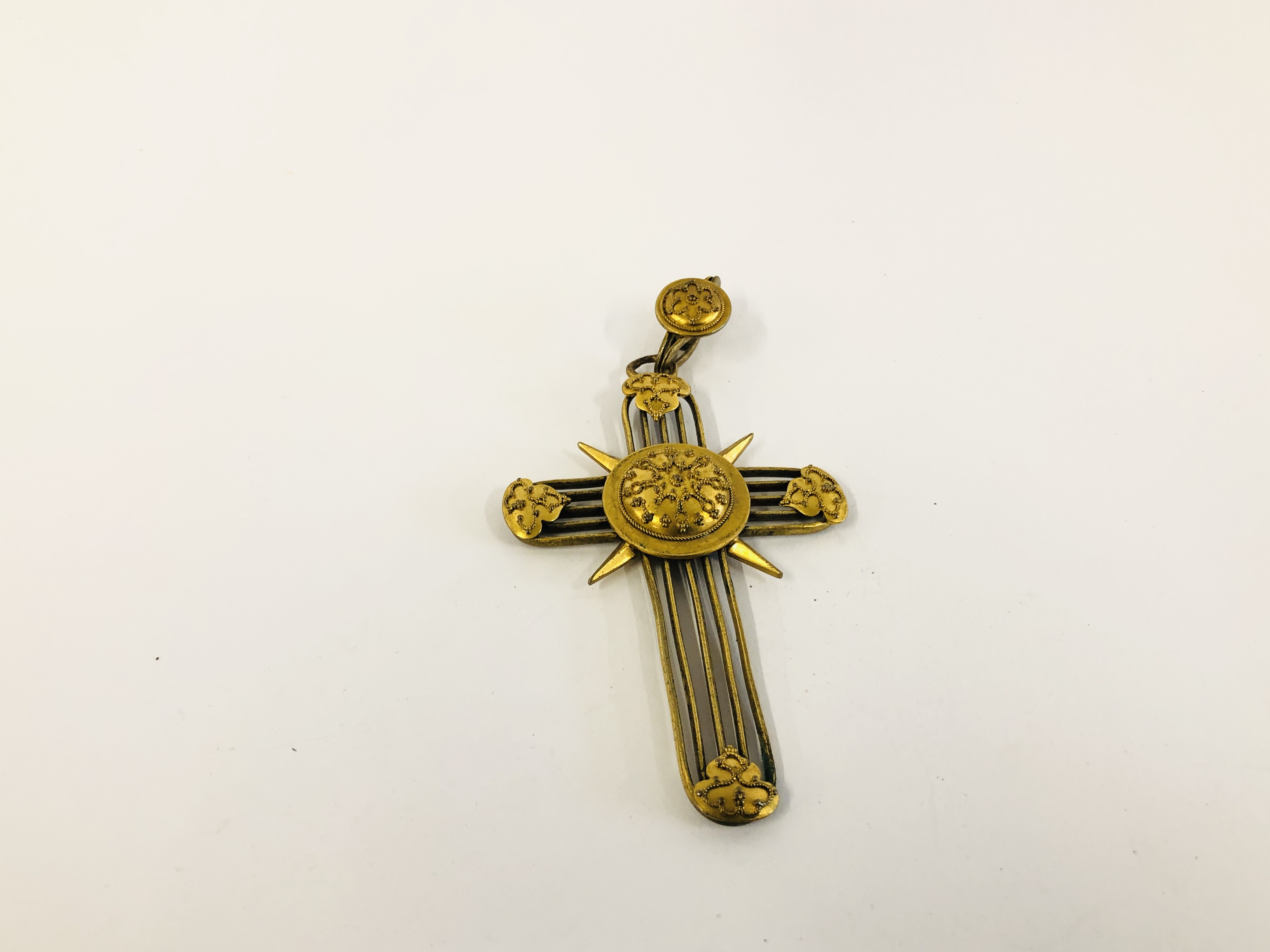 VICTORIAN YELLOW METAL CROSS LENGTH 9CM.