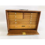 TRANSPORTABLE MULTI DRAWER COLLECTORS CHEST WITH KEYS W 46CM, D 22.5CM, H 32.5CM.