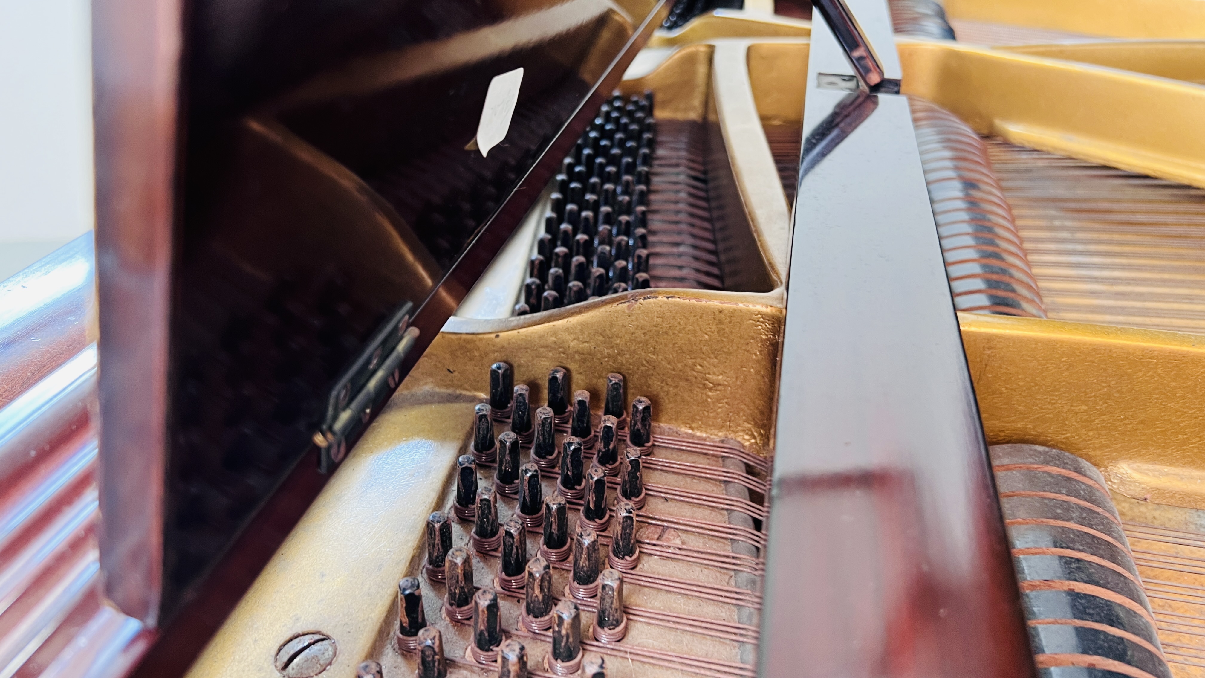 A REVAL BABY GRAND PIANO. - Image 7 of 20