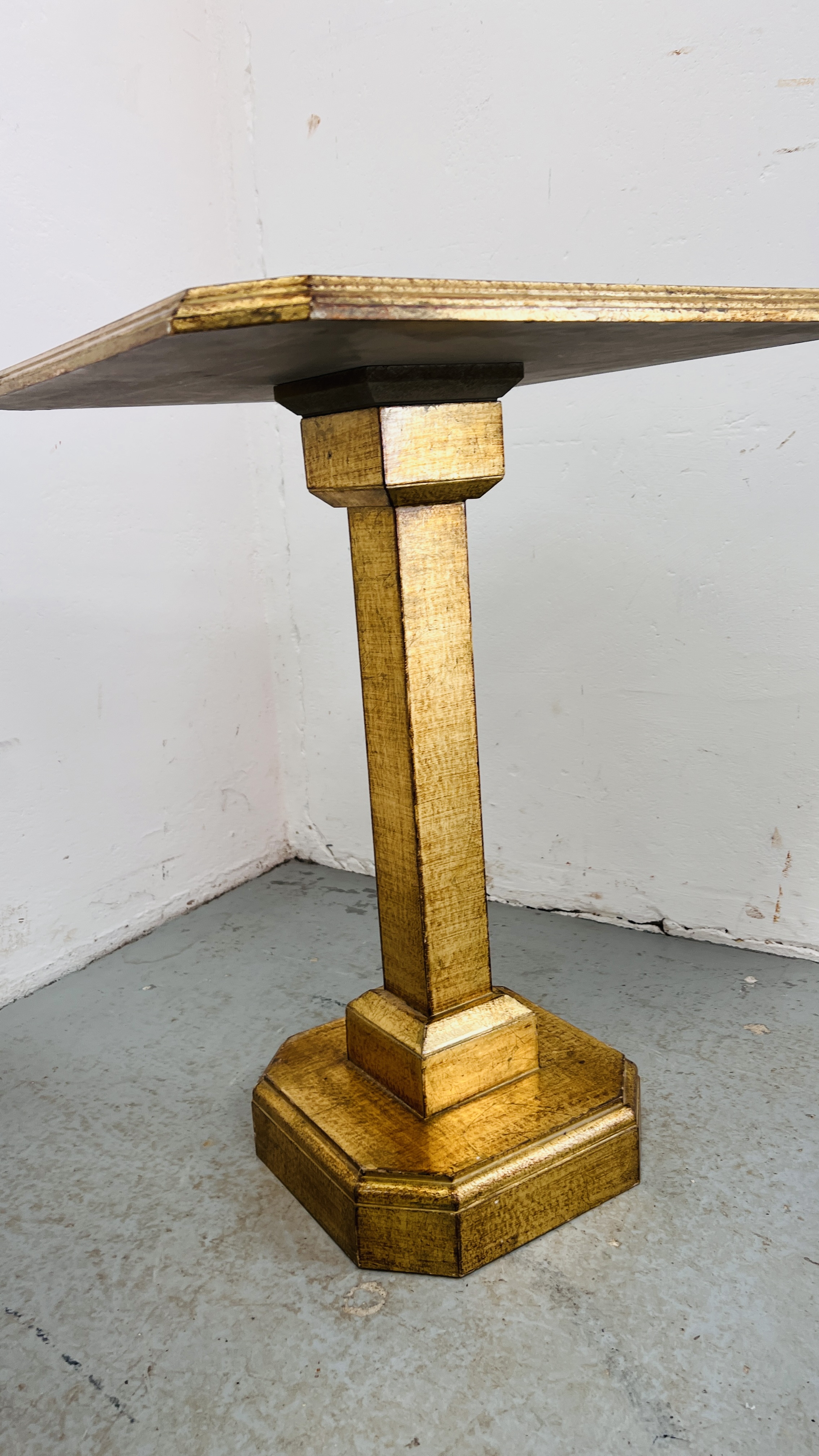 A PAIR OF GOLD FINISHED PEDESTAL SIDE TABLES W 46CM, D 46CM, H 60CM. - Image 7 of 8